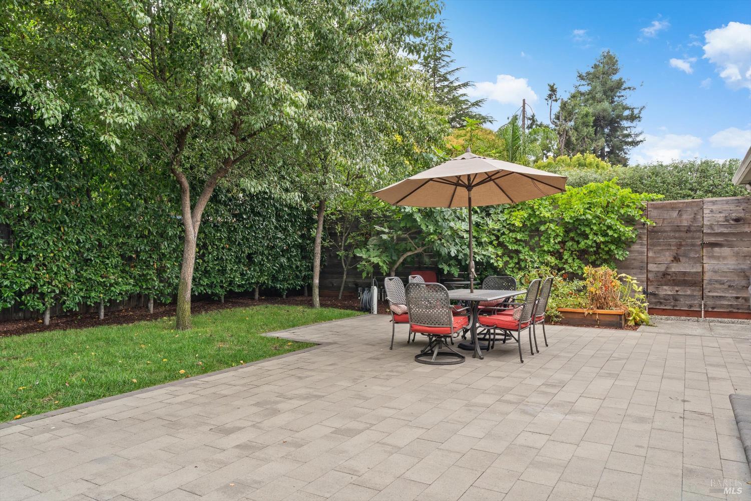 Detail Gallery Image 11 of 20 For 1245 Olive St, Santa Rosa,  CA 95407 - 2 Beds | 1 Baths