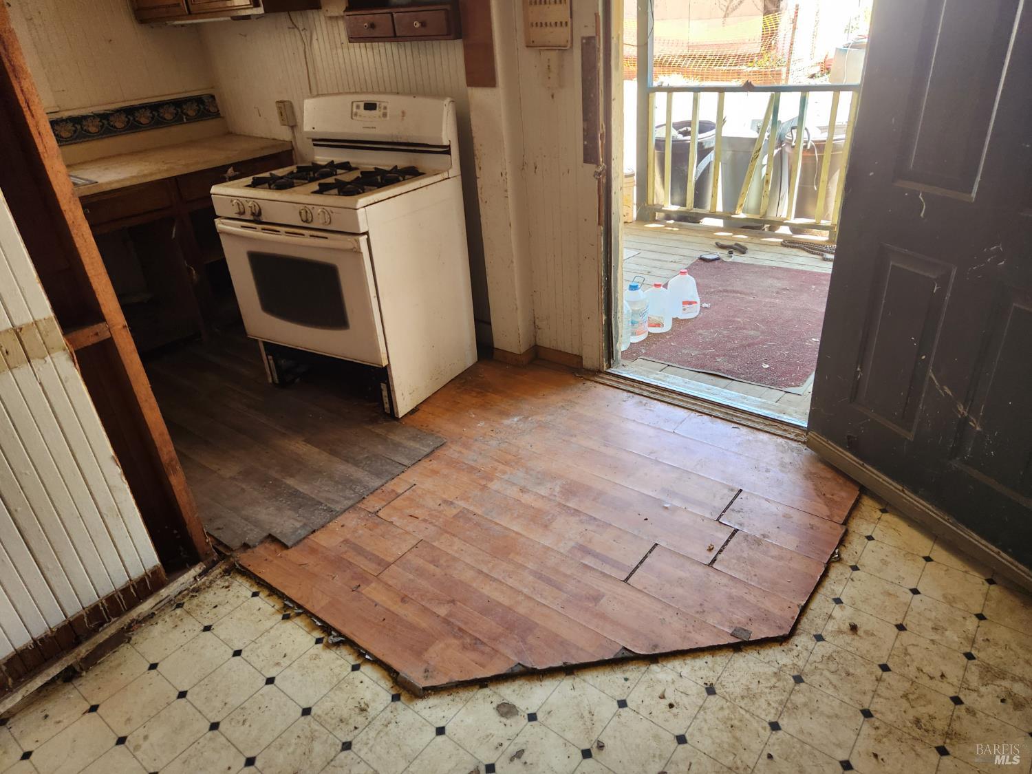 Detail Gallery Image 14 of 17 For 303 Lemon St, Vallejo,  CA 94590 - 2 Beds | 1 Baths