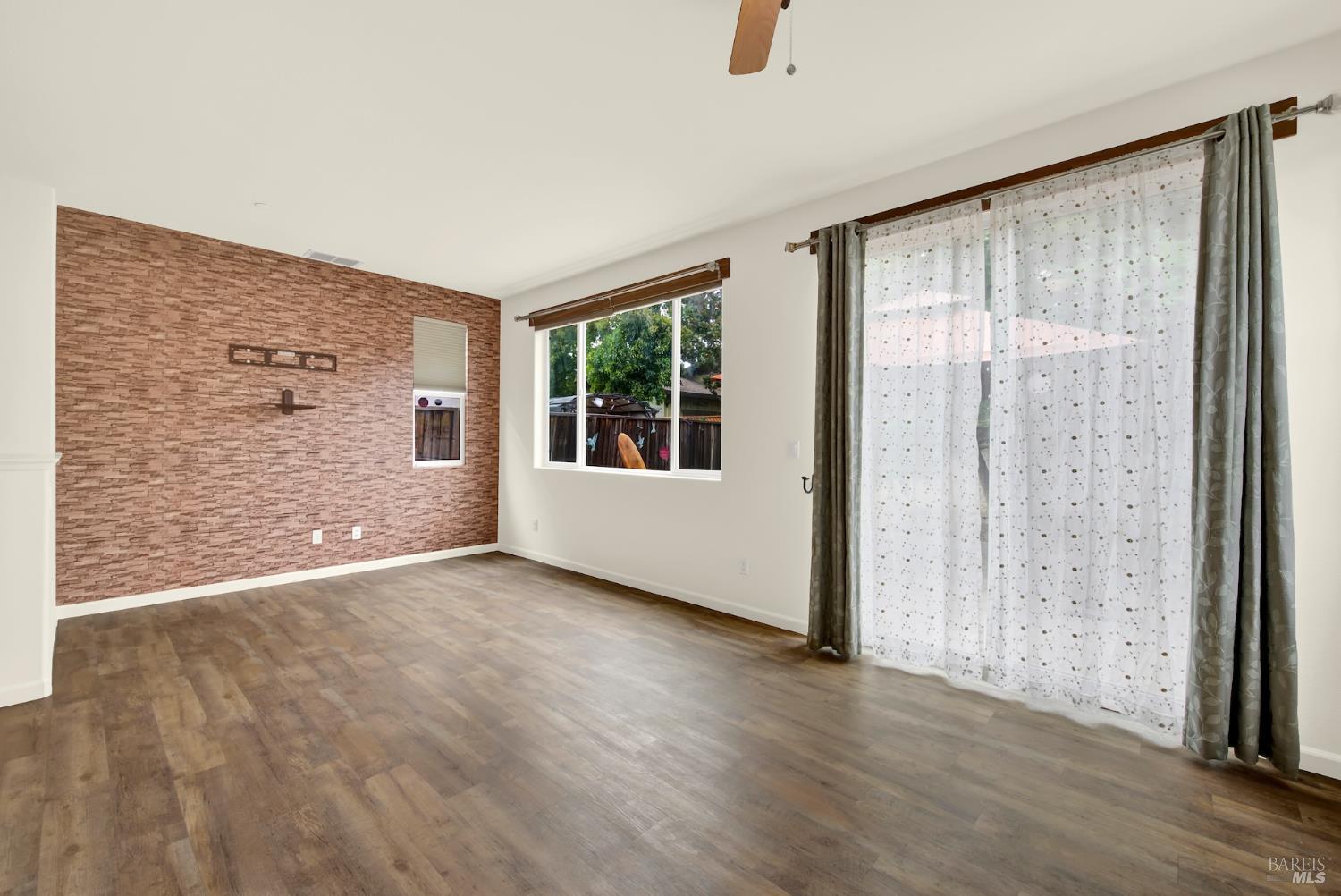 Detail Gallery Image 38 of 78 For 1105 Strawberry Ln, Suisun City,  CA 94585 - 3 Beds | 2/1 Baths