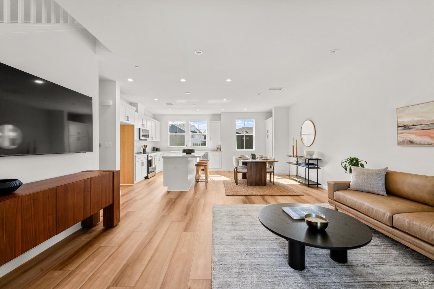 Detail Gallery Image 10 of 21 For 1460 Waterside Ln, Rohnert Park,  CA 94928 - 3 Beds | 3 Baths