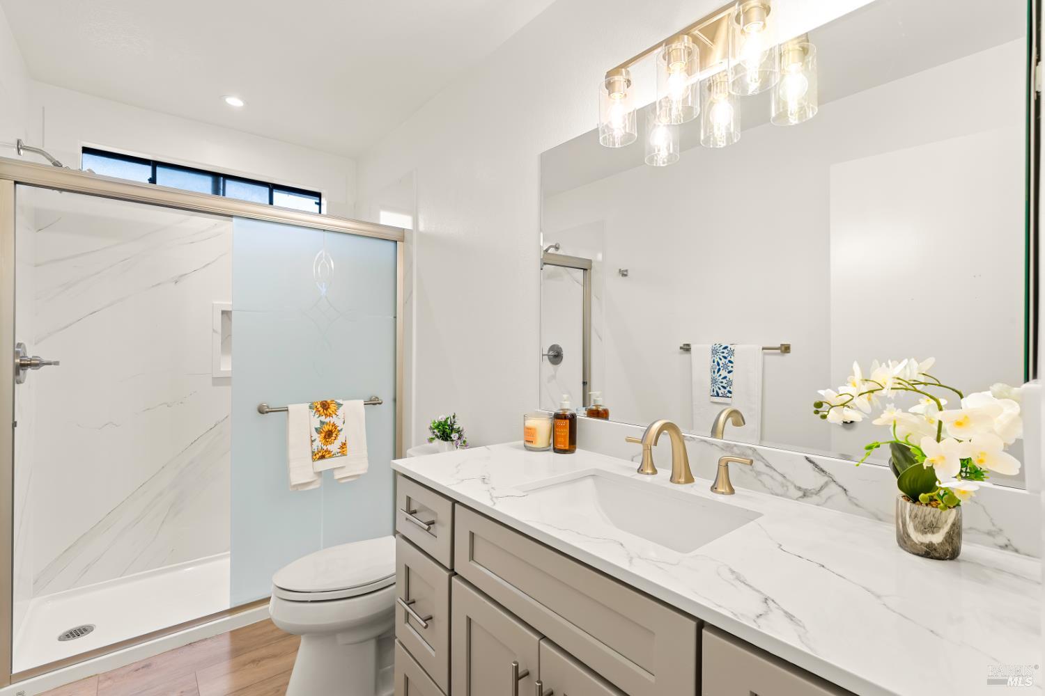 Detail Gallery Image 27 of 57 For 6032 Elsa Ave, Rohnert Park,  CA 94928 - 4 Beds | 3 Baths