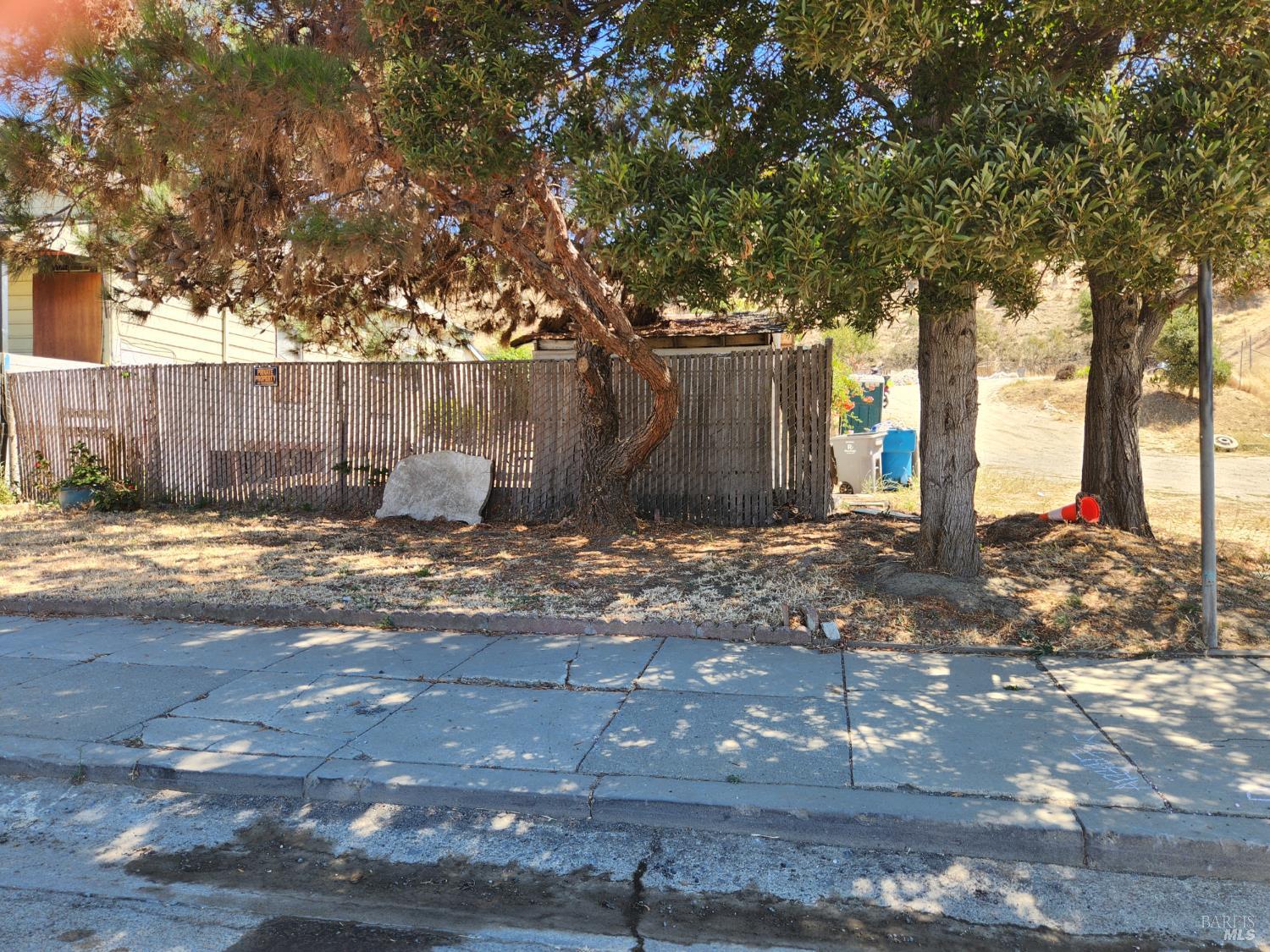 Detail Gallery Image 4 of 17 For 303 Lemon St, Vallejo,  CA 94590 - 2 Beds | 1 Baths