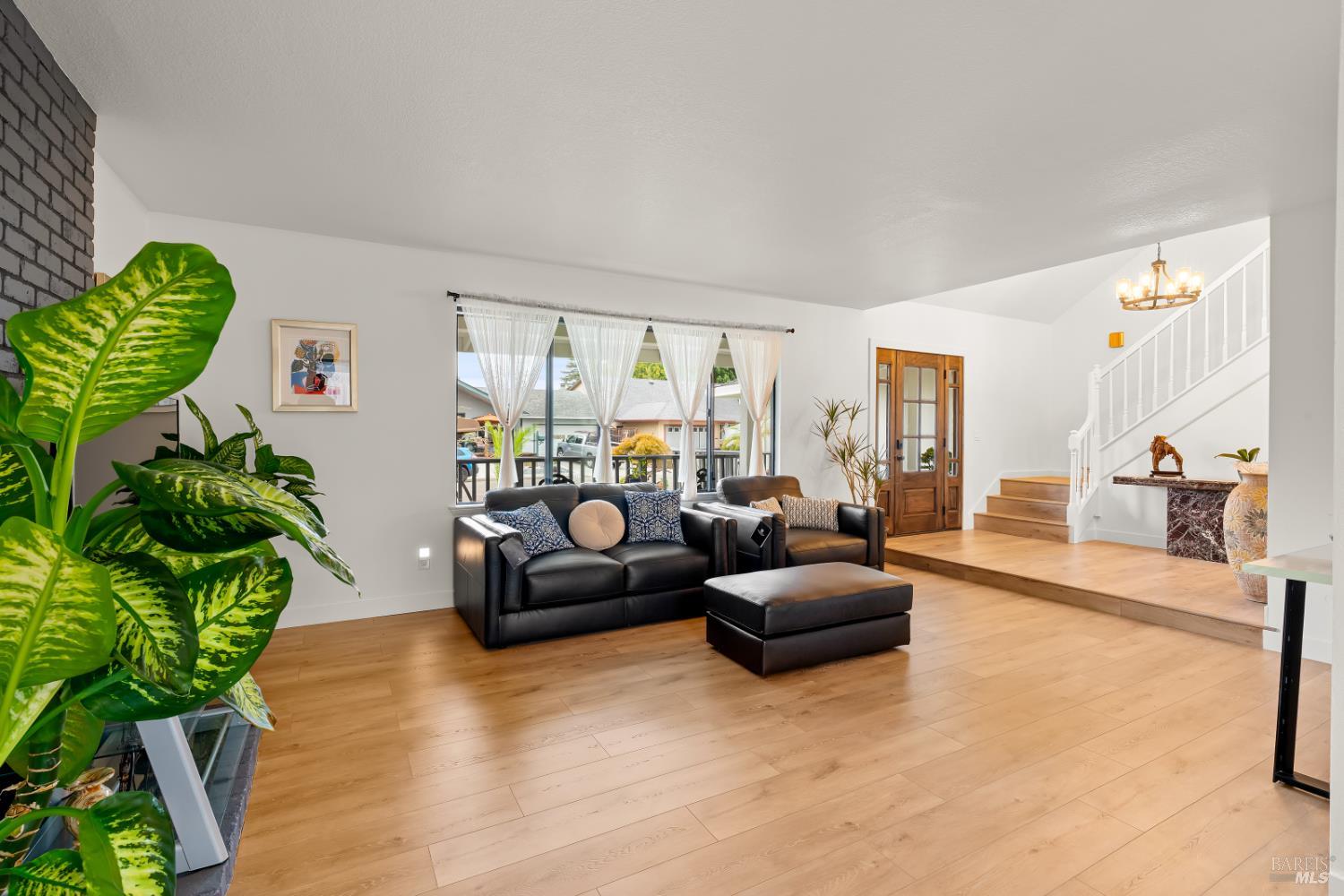 Detail Gallery Image 11 of 57 For 6032 Elsa Ave, Rohnert Park,  CA 94928 - 4 Beds | 3 Baths