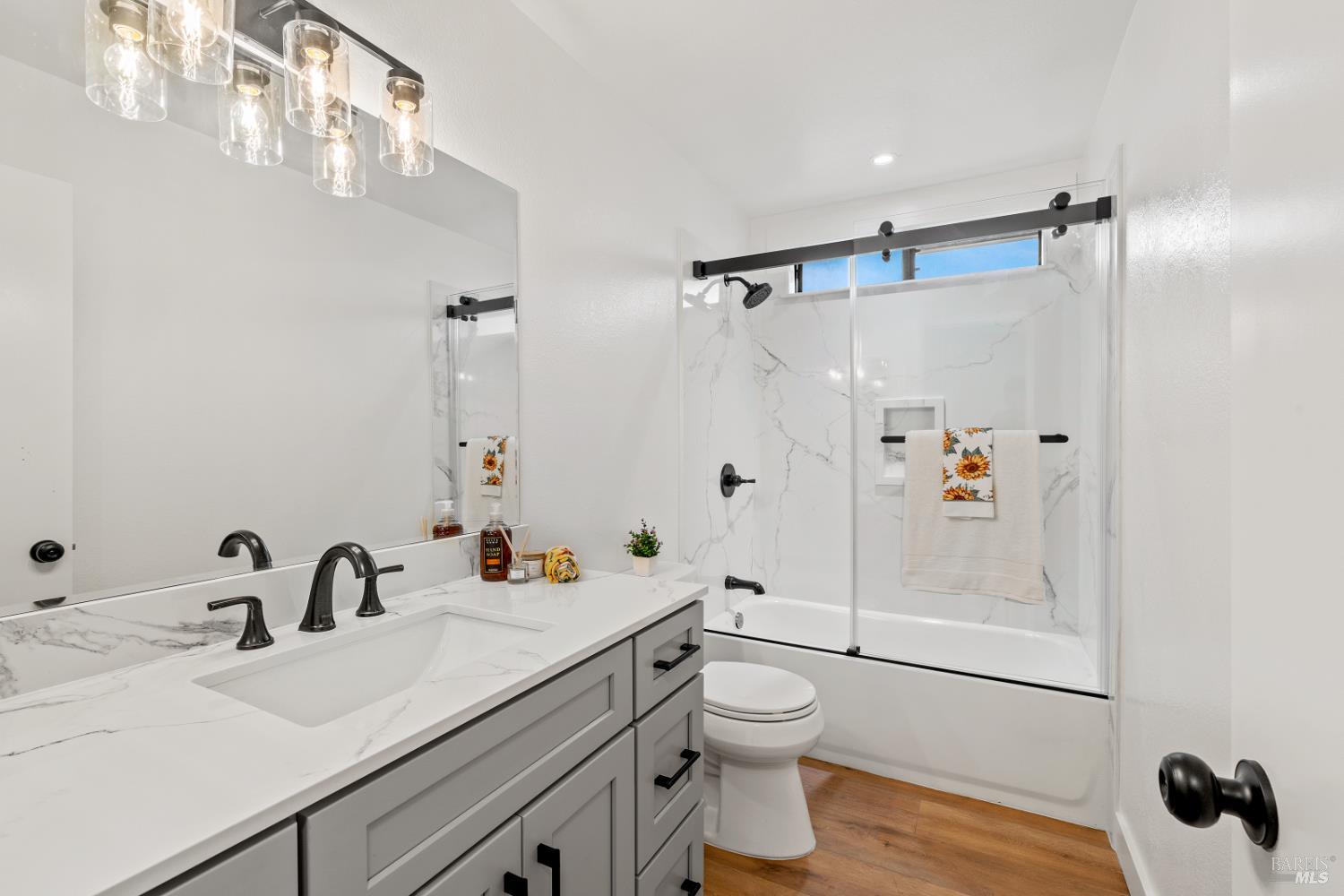 Detail Gallery Image 40 of 57 For 6032 Elsa Ave, Rohnert Park,  CA 94928 - 4 Beds | 3 Baths