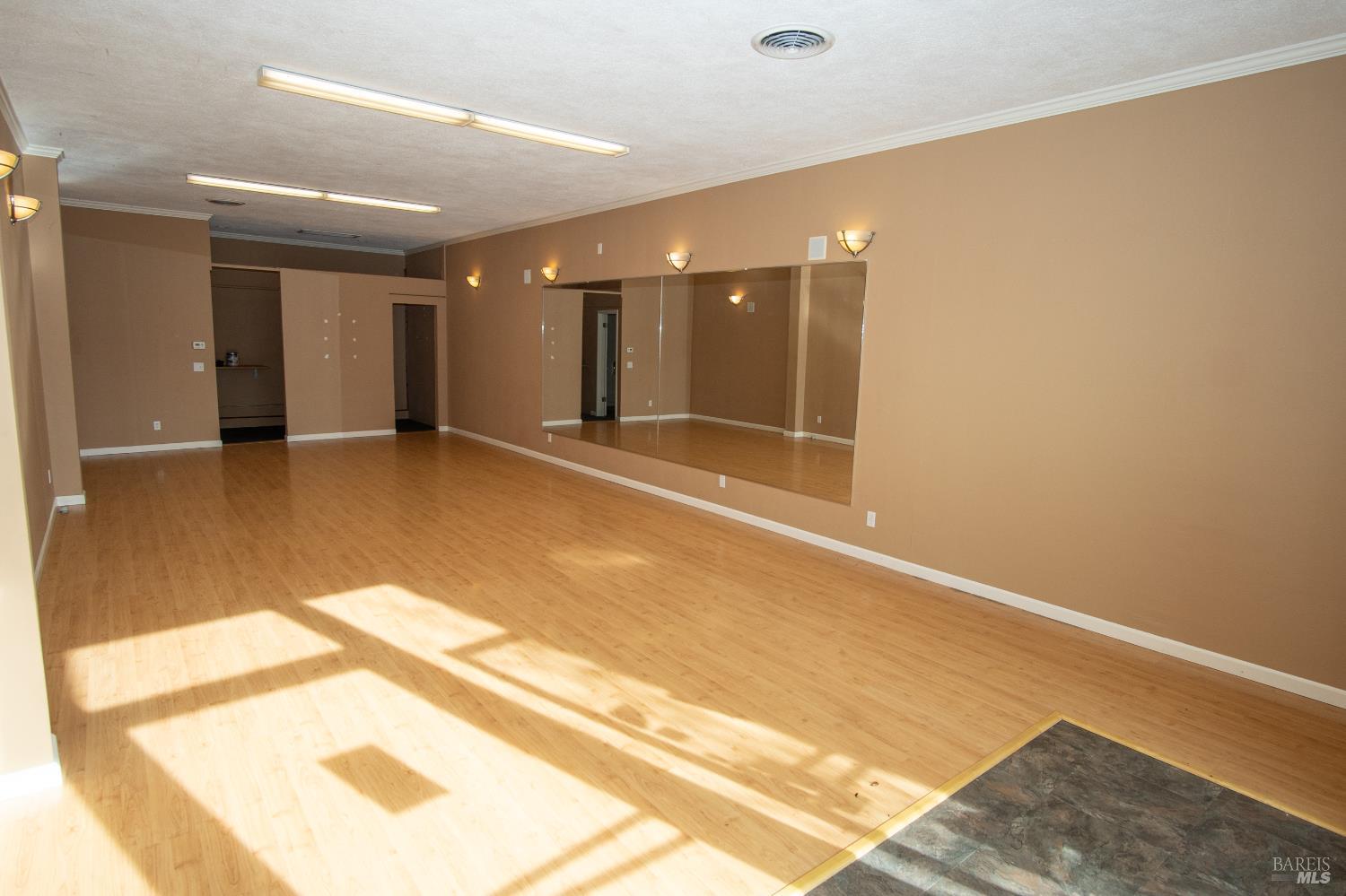 Detail Gallery Image 7 of 15 For 1566 4th St, San Rafael,  CA 94901 - – Beds | – Baths