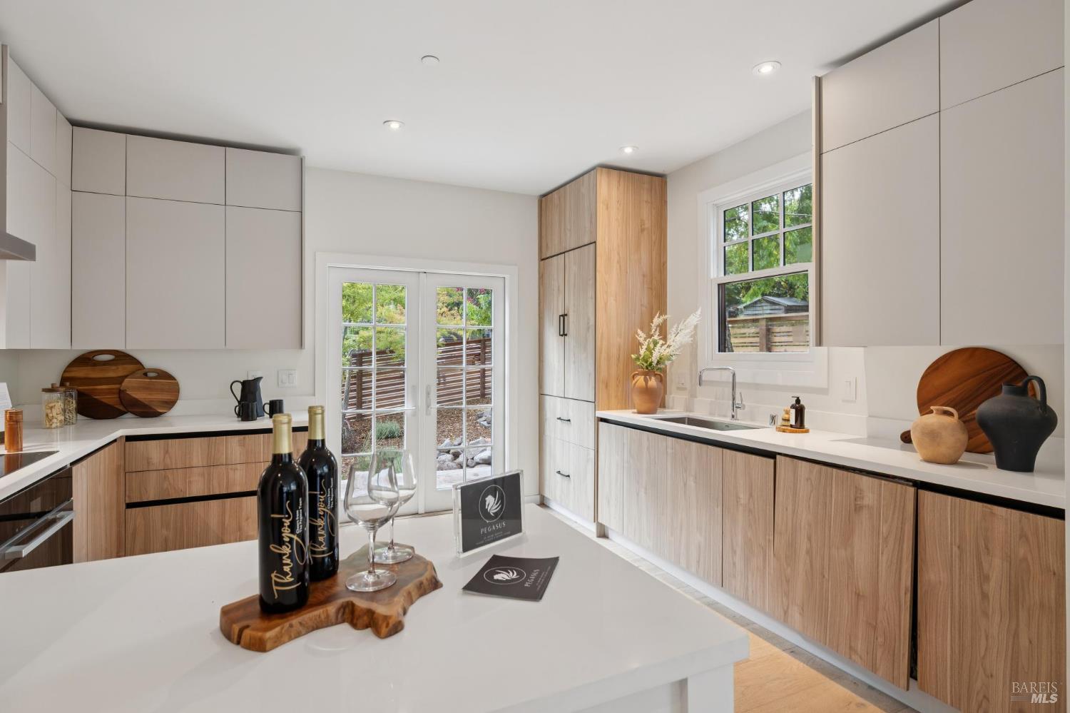 Detail Gallery Image 20 of 63 For 52 Austin Ave, San Anselmo,  CA 94960 - 3 Beds | 3 Baths