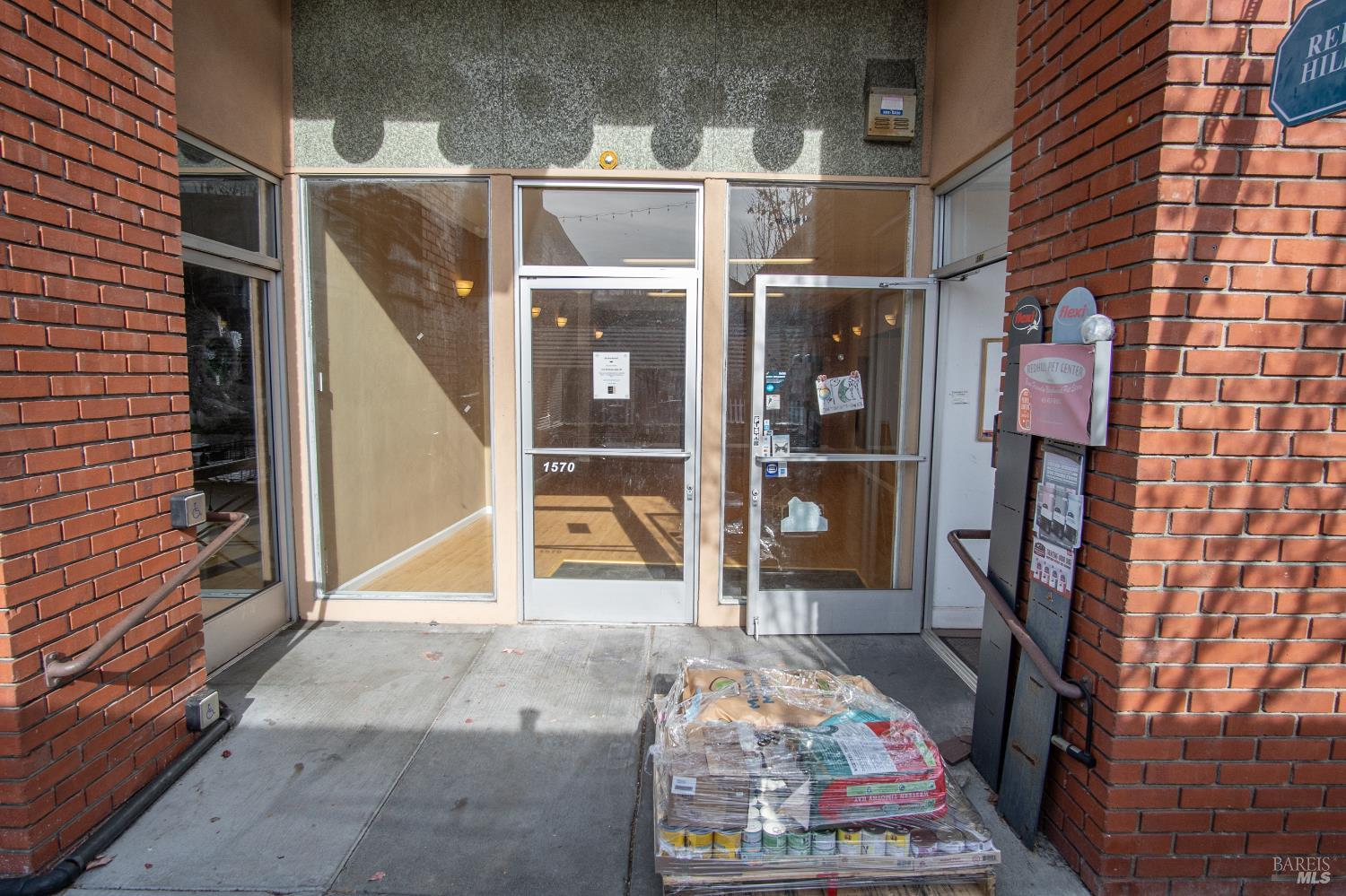 Detail Gallery Image 3 of 6 For 1570 4th St, San Rafael,  CA 94901 - – Beds | – Baths