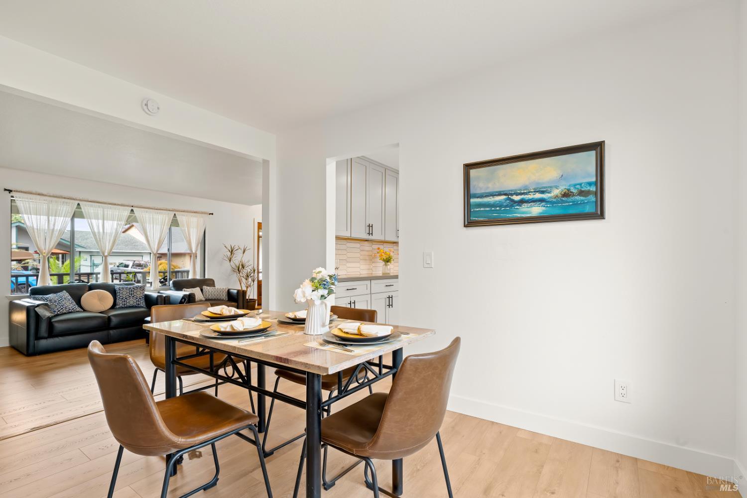 Detail Gallery Image 14 of 57 For 6032 Elsa Ave, Rohnert Park,  CA 94928 - 4 Beds | 3 Baths