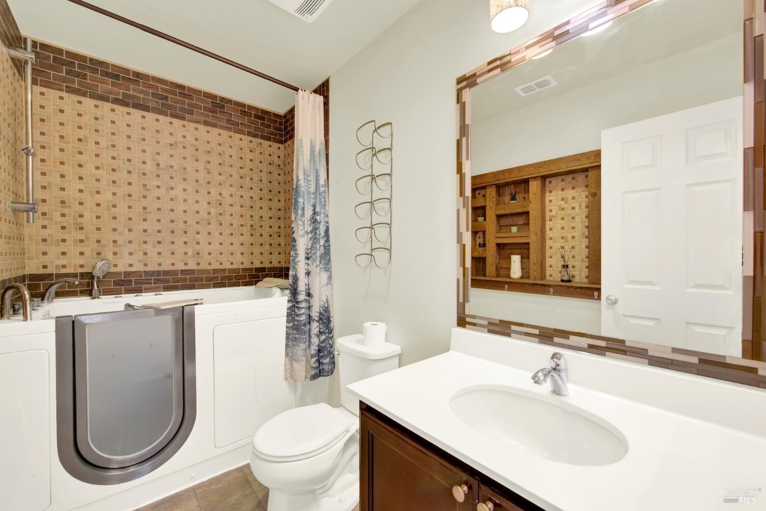 Detail Gallery Image 56 of 78 For 1105 Strawberry Ln, Suisun City,  CA 94585 - 3 Beds | 2/1 Baths