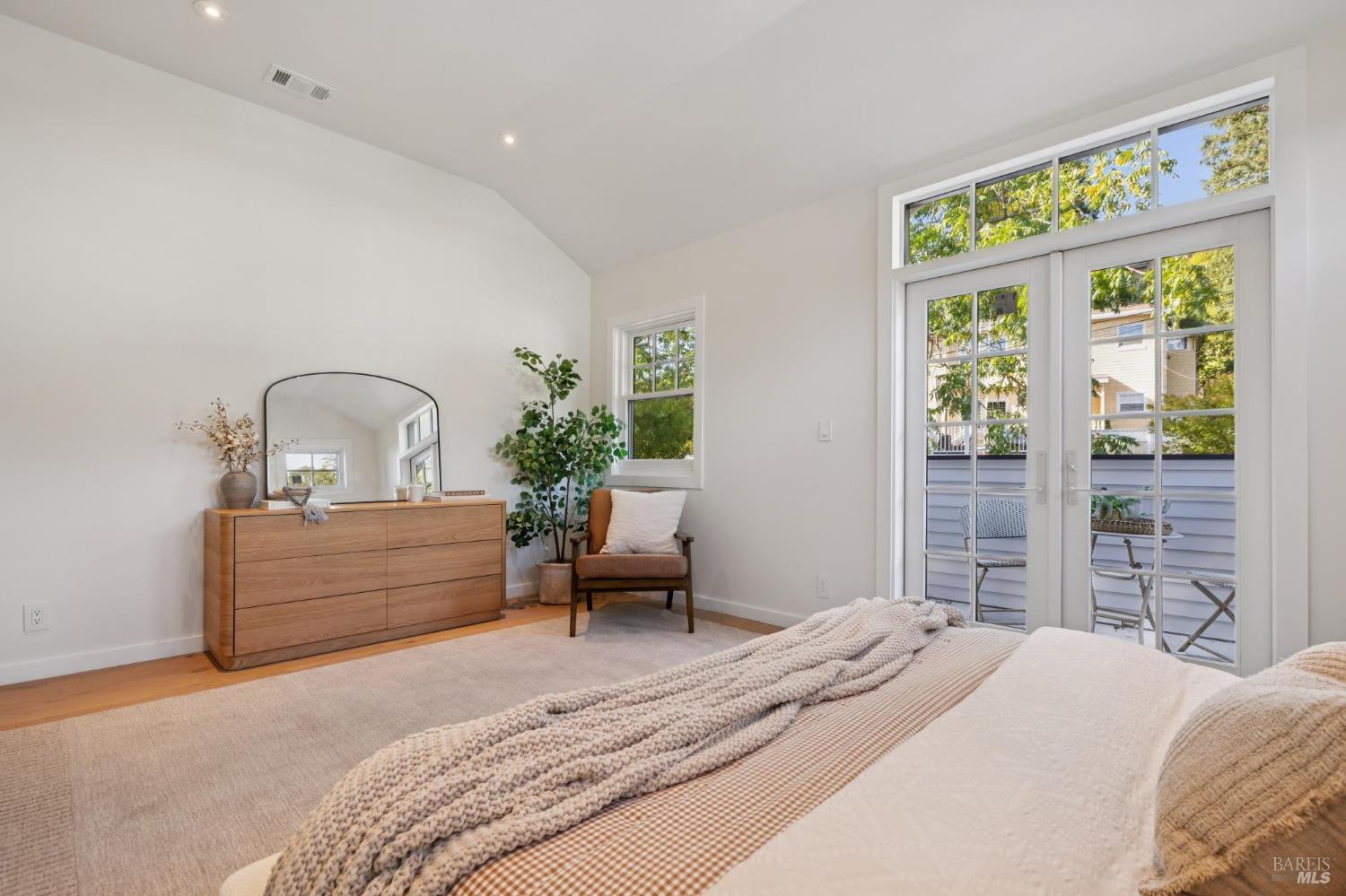 Detail Gallery Image 34 of 63 For 52 Austin Ave, San Anselmo,  CA 94960 - 3 Beds | 3 Baths