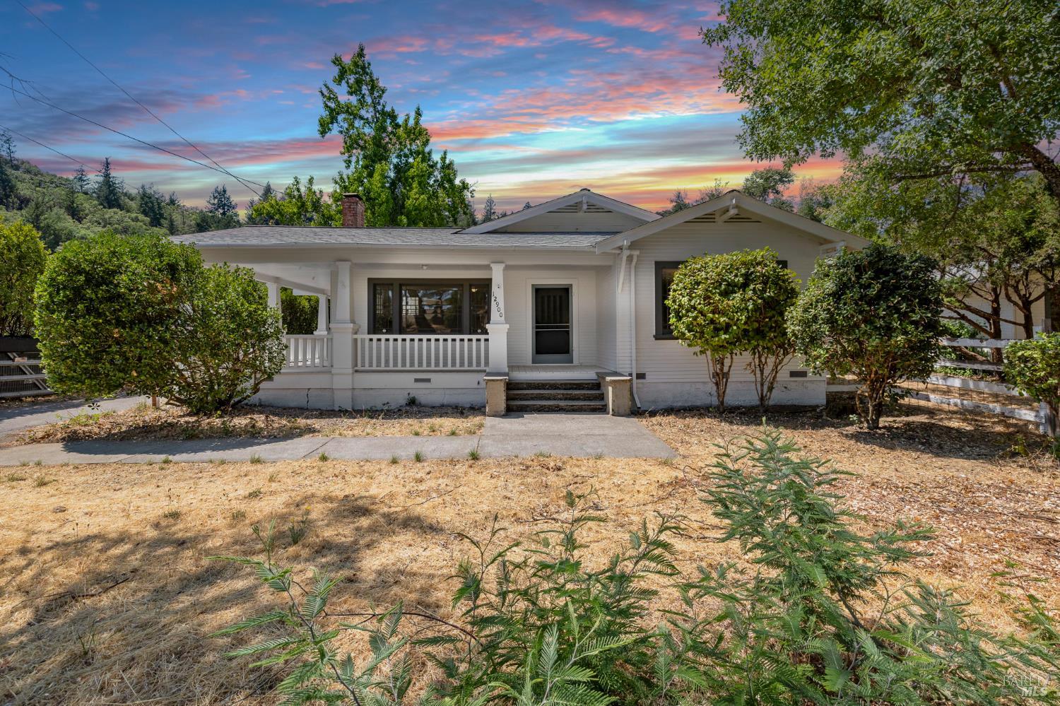 Detail Gallery Image 2 of 65 For 12900 S Highway 101 Hwy, Hopland,  CA 95449 - 6 Beds | 4 Baths