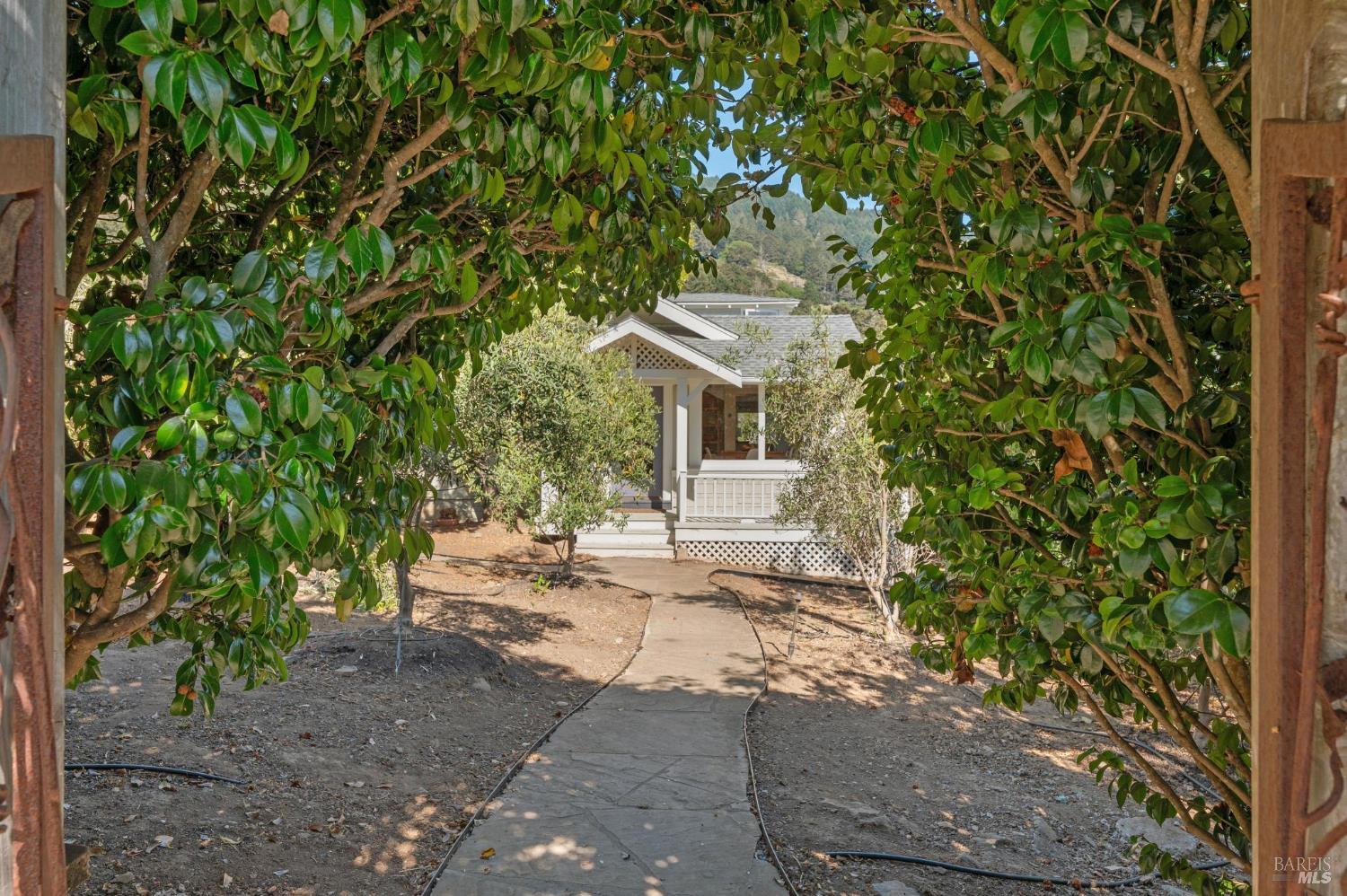 Detail Gallery Image 54 of 58 For 40 Laurel Ave, Stinson Beach,  CA 94970 - 4 Beds | 3 Baths