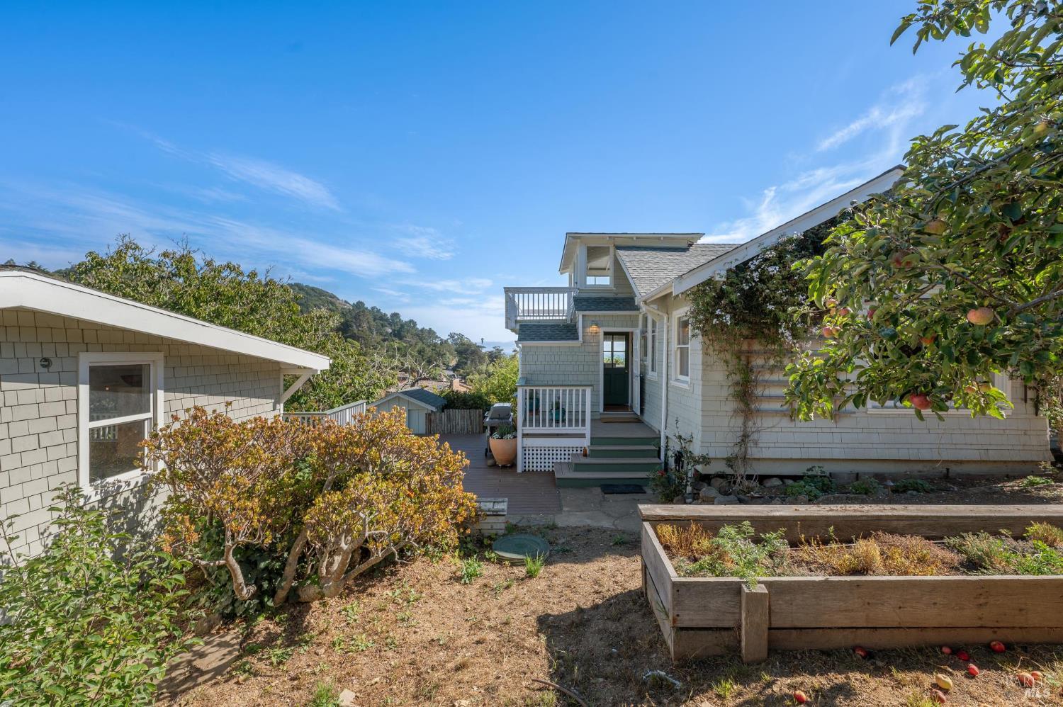 Detail Gallery Image 34 of 58 For 40 Laurel Ave, Stinson Beach,  CA 94970 - 4 Beds | 3 Baths
