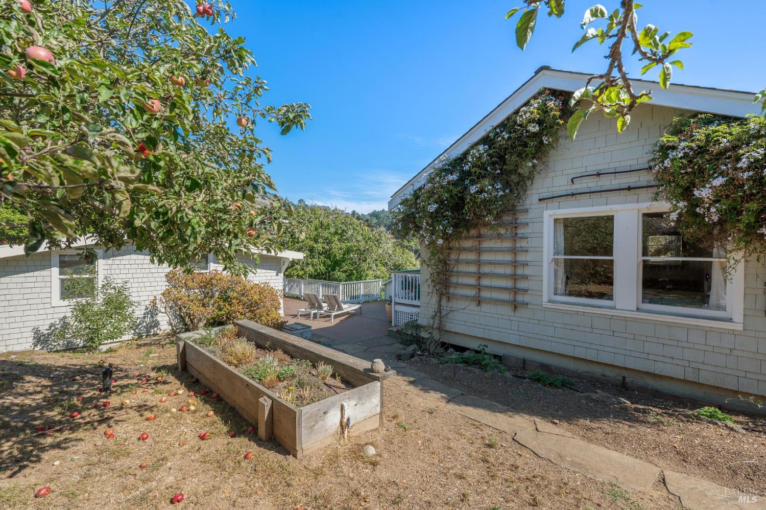 Detail Gallery Image 33 of 58 For 40 Laurel Ave, Stinson Beach,  CA 94970 - 4 Beds | 3 Baths