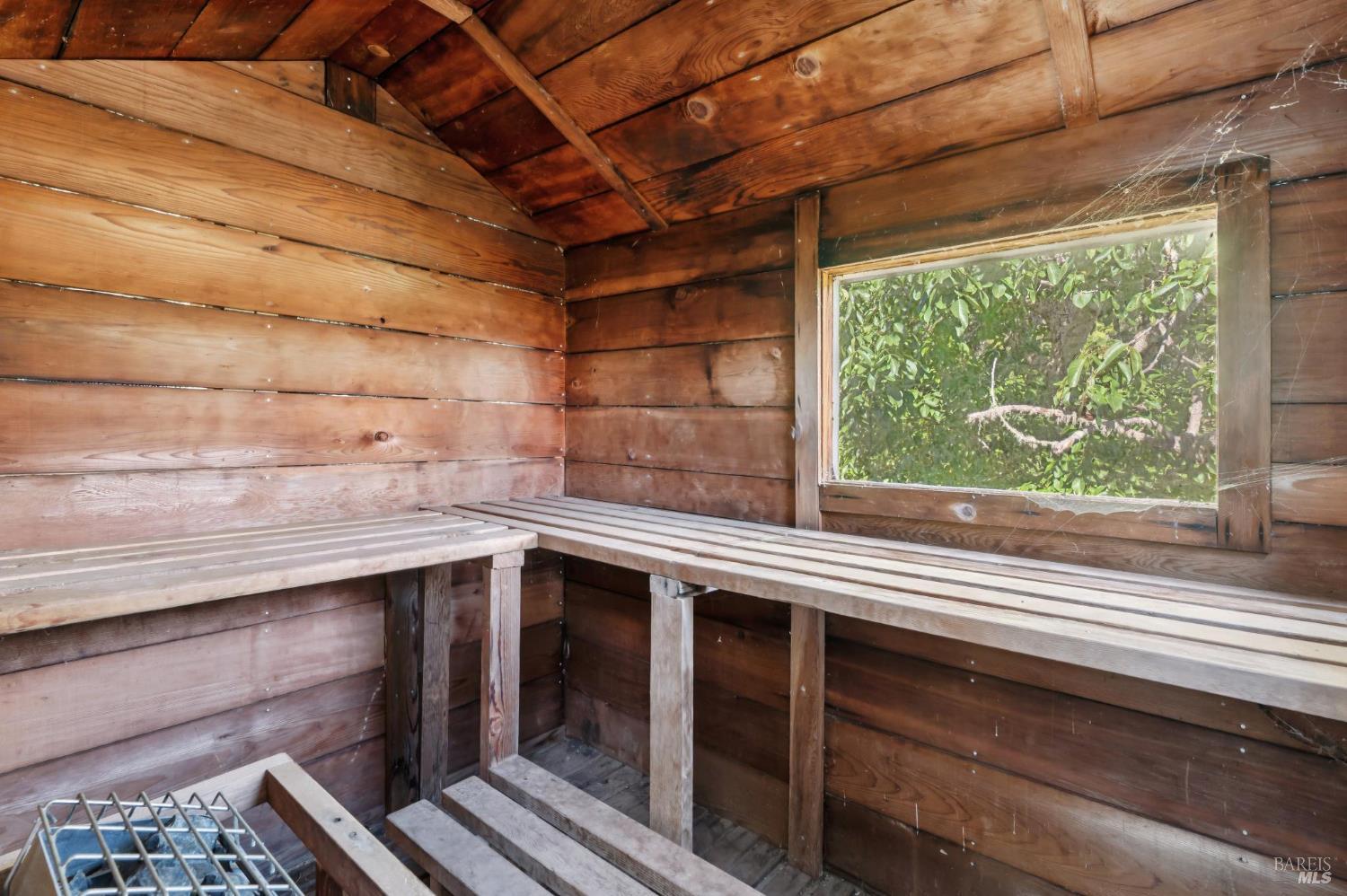 Detail Gallery Image 36 of 58 For 40 Laurel Ave, Stinson Beach,  CA 94970 - 4 Beds | 3 Baths