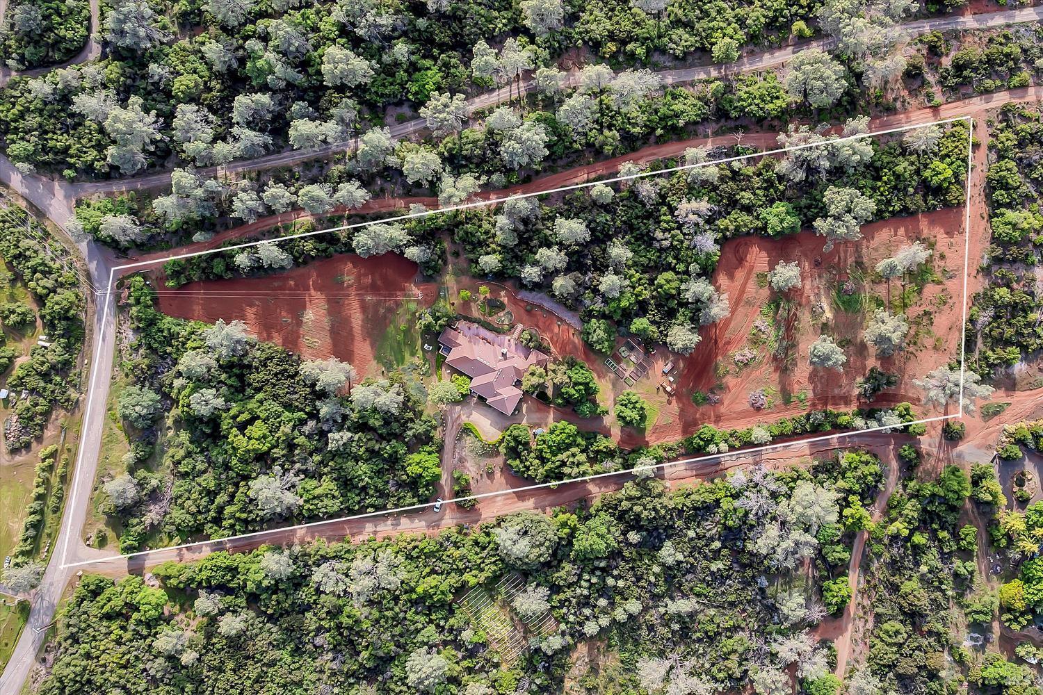 Detail Gallery Image 4 of 59 For 15625 June Bug Rd, Lower Lake,  CA 95457 - 4 Beds | 3/1 Baths