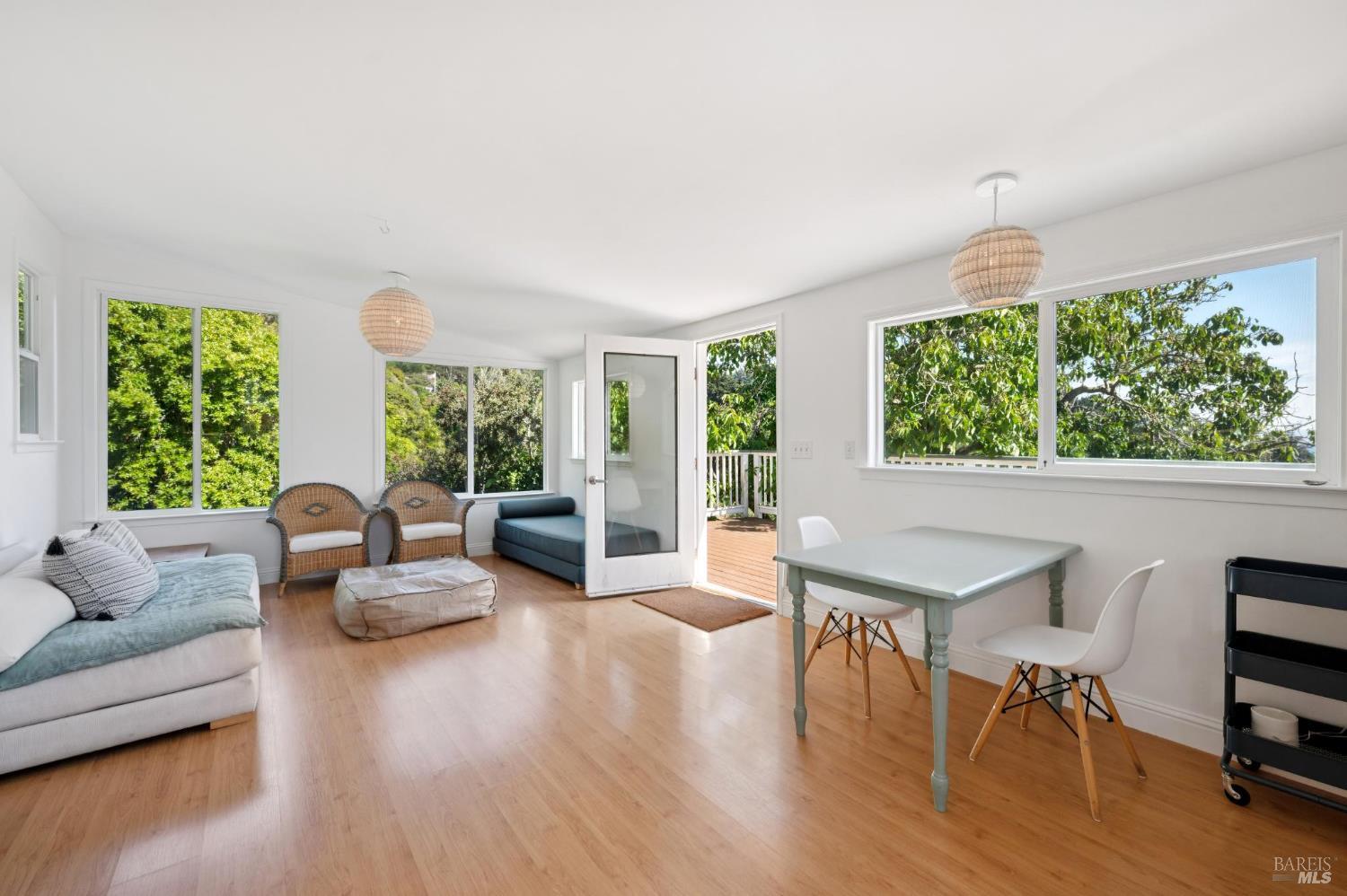 Detail Gallery Image 26 of 58 For 40 Laurel Ave, Stinson Beach,  CA 94970 - 4 Beds | 3 Baths