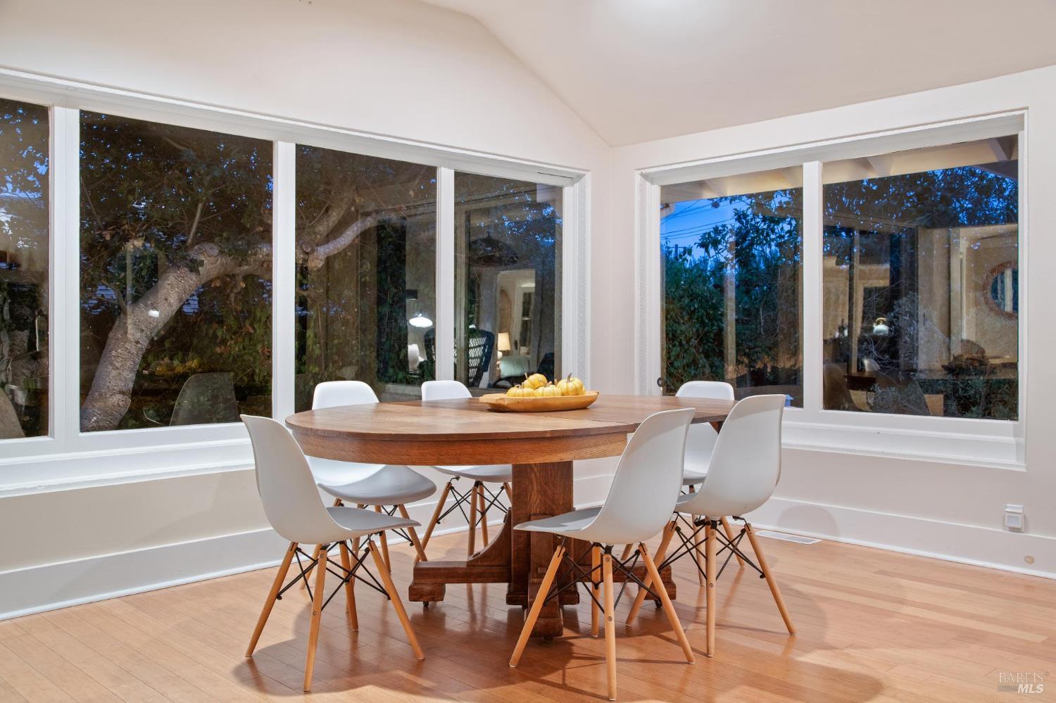 Detail Gallery Image 44 of 58 For 40 Laurel Ave, Stinson Beach,  CA 94970 - 4 Beds | 3 Baths