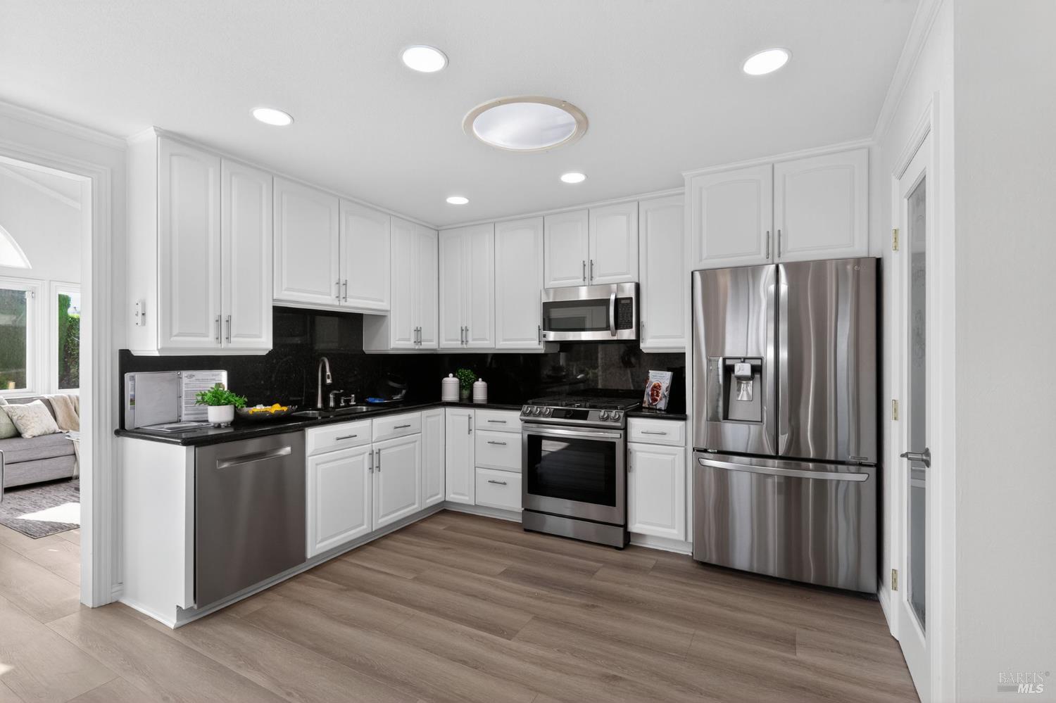 Detail Gallery Image 9 of 51 For 4263 Queen Anne Dr, Union City,  CA 94587 - 3 Beds | 2 Baths