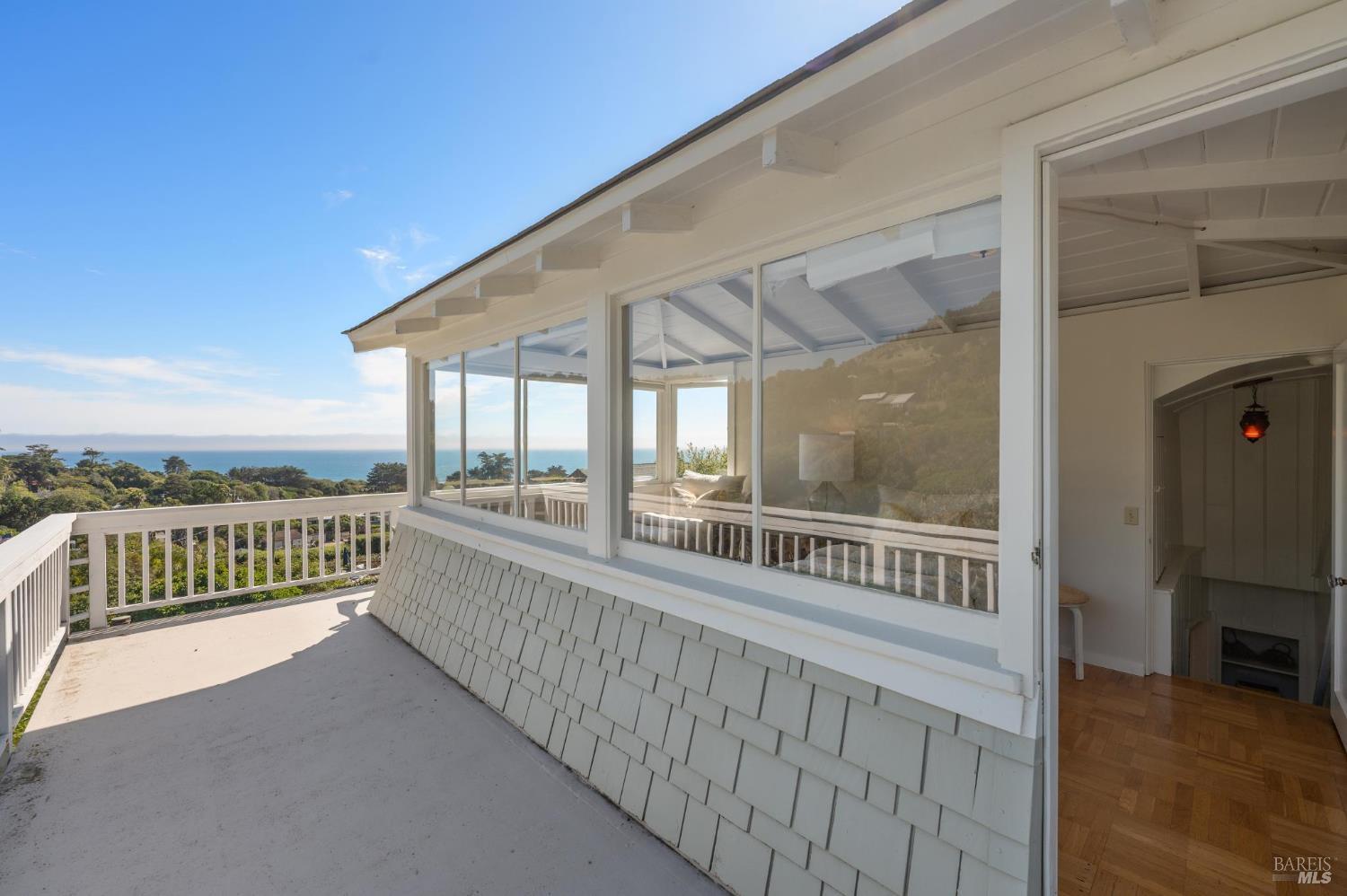 Detail Gallery Image 22 of 58 For 40 Laurel Ave, Stinson Beach,  CA 94970 - 4 Beds | 3 Baths