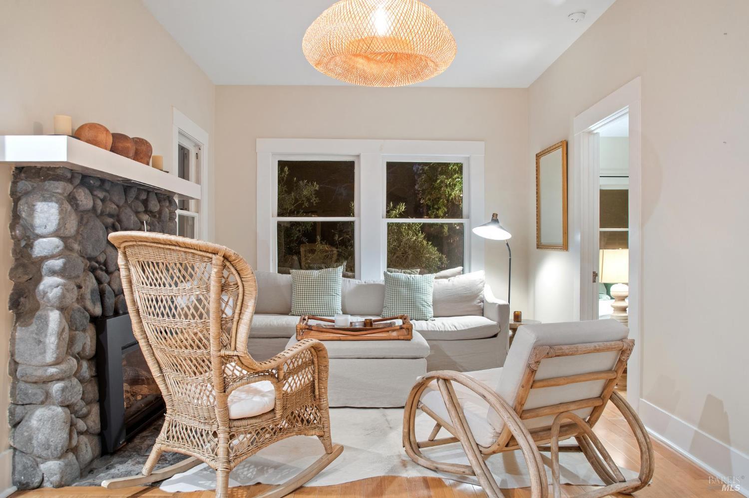 Detail Gallery Image 43 of 58 For 40 Laurel Ave, Stinson Beach,  CA 94970 - 4 Beds | 3 Baths