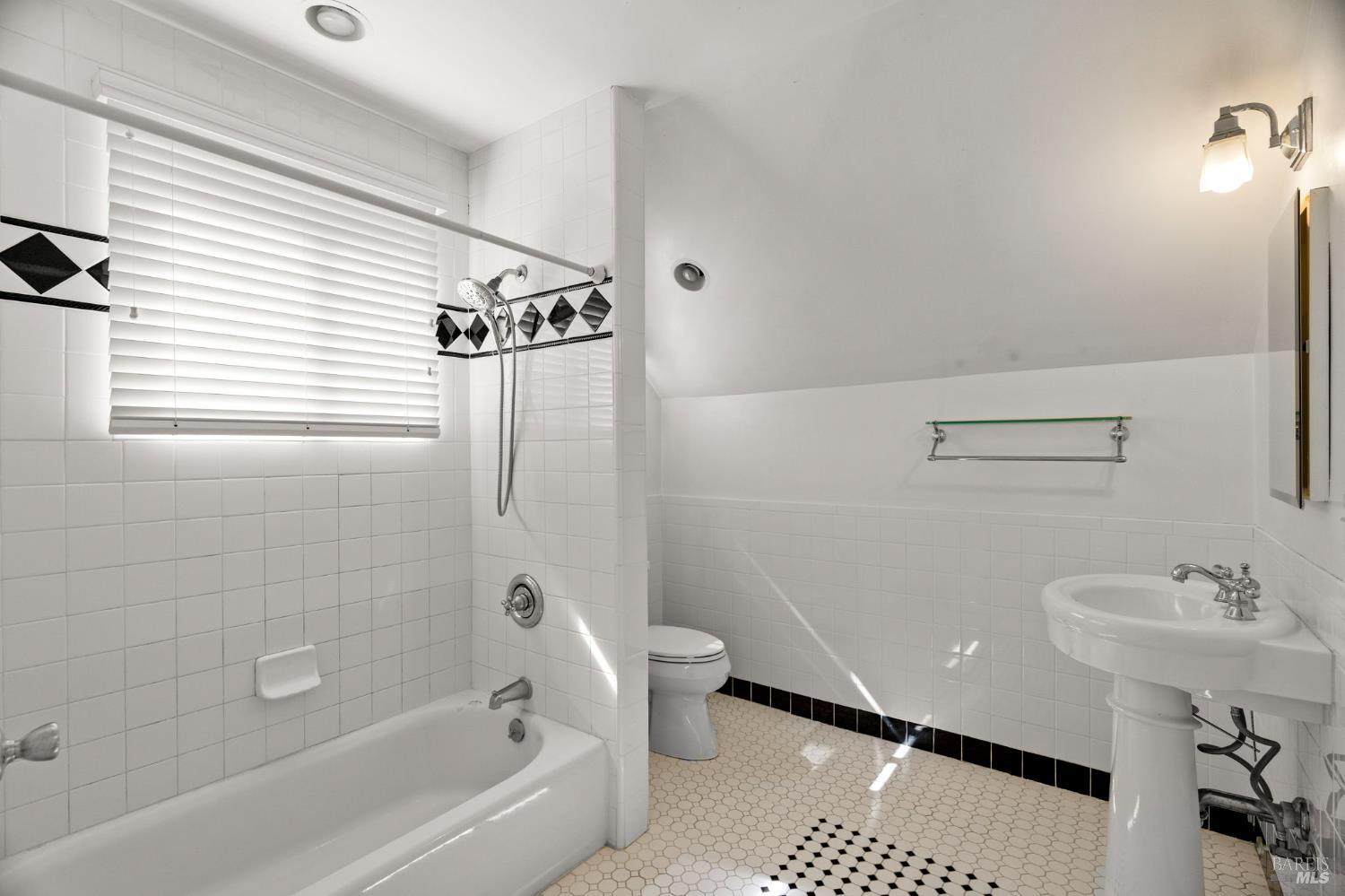 Detail Gallery Image 45 of 76 For 1225 Oakville Grade Rd, Oakville,  CA 94562 - 6 Beds | 5 Baths