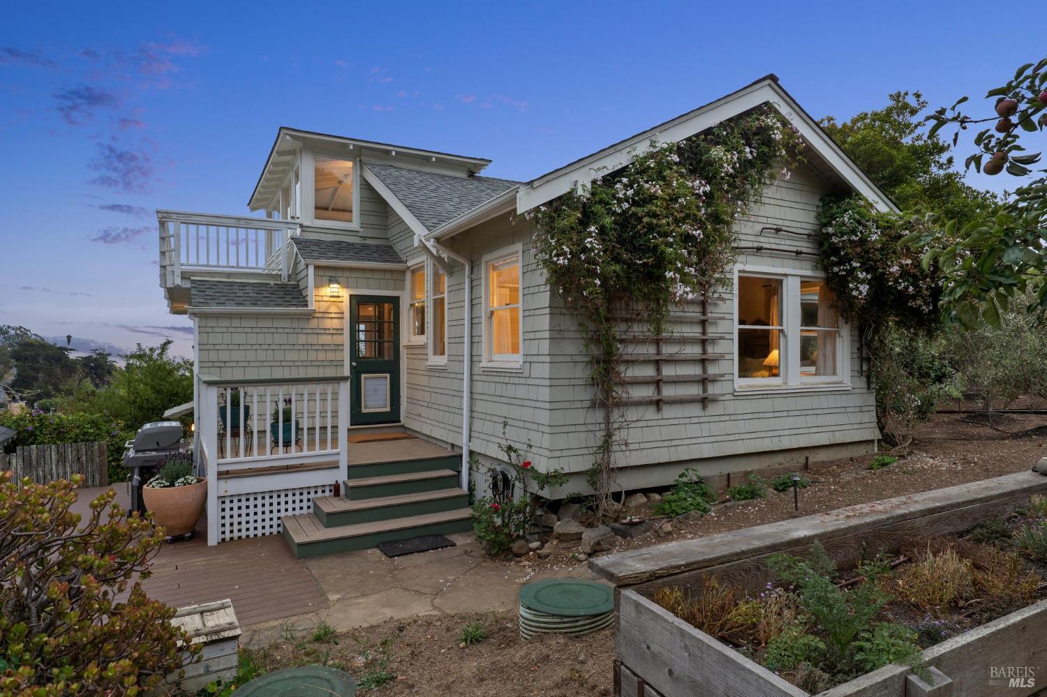 Detail Gallery Image 41 of 58 For 40 Laurel Ave, Stinson Beach,  CA 94970 - 4 Beds | 3 Baths