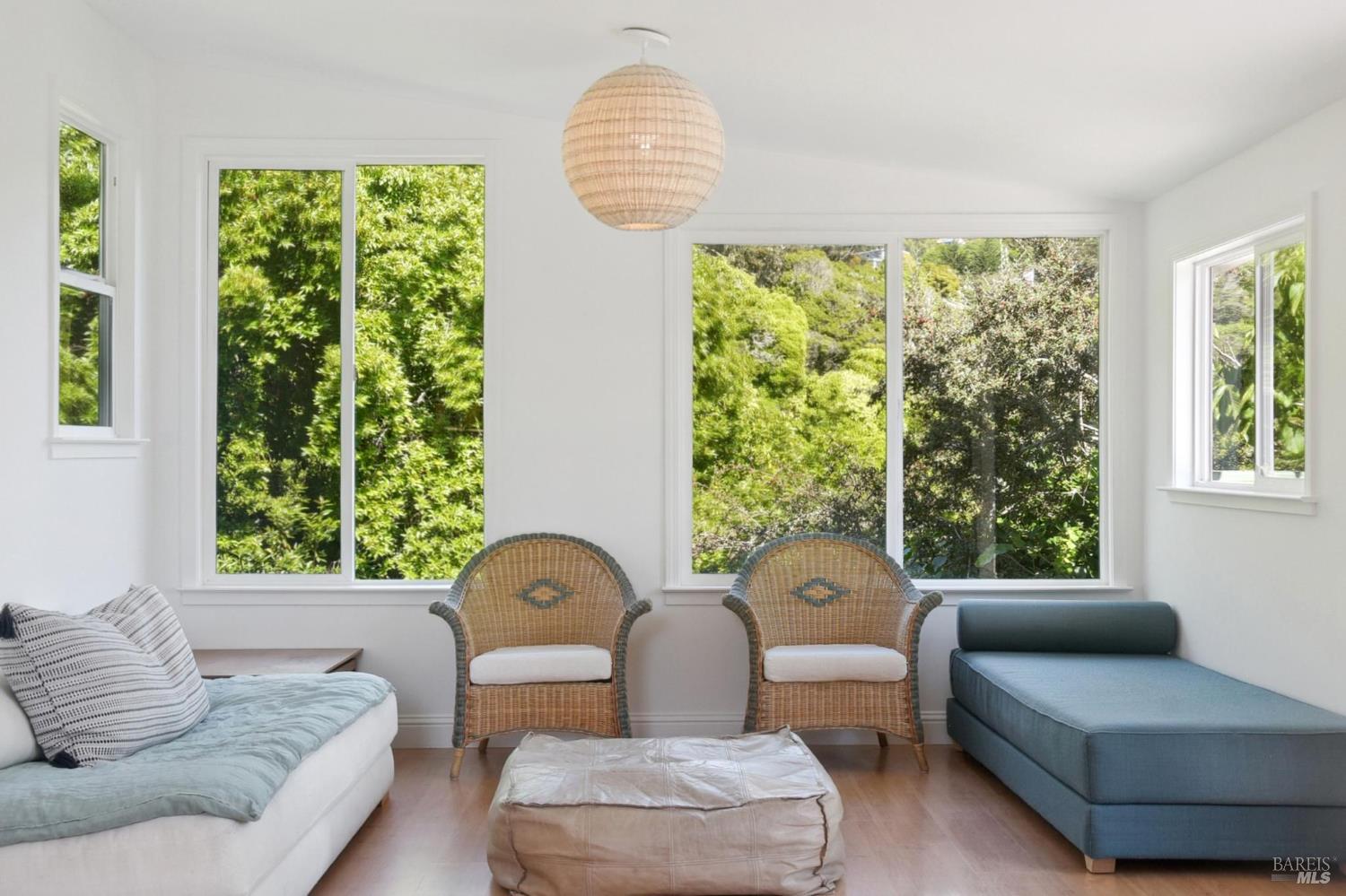 Detail Gallery Image 28 of 58 For 40 Laurel Ave, Stinson Beach,  CA 94970 - 4 Beds | 3 Baths