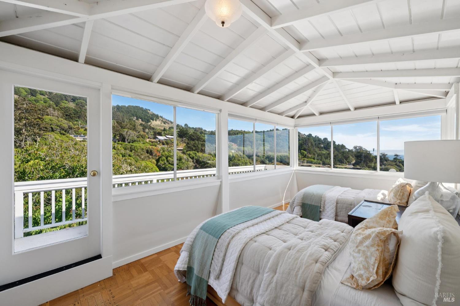 Detail Gallery Image 19 of 58 For 40 Laurel Ave, Stinson Beach,  CA 94970 - 4 Beds | 3 Baths