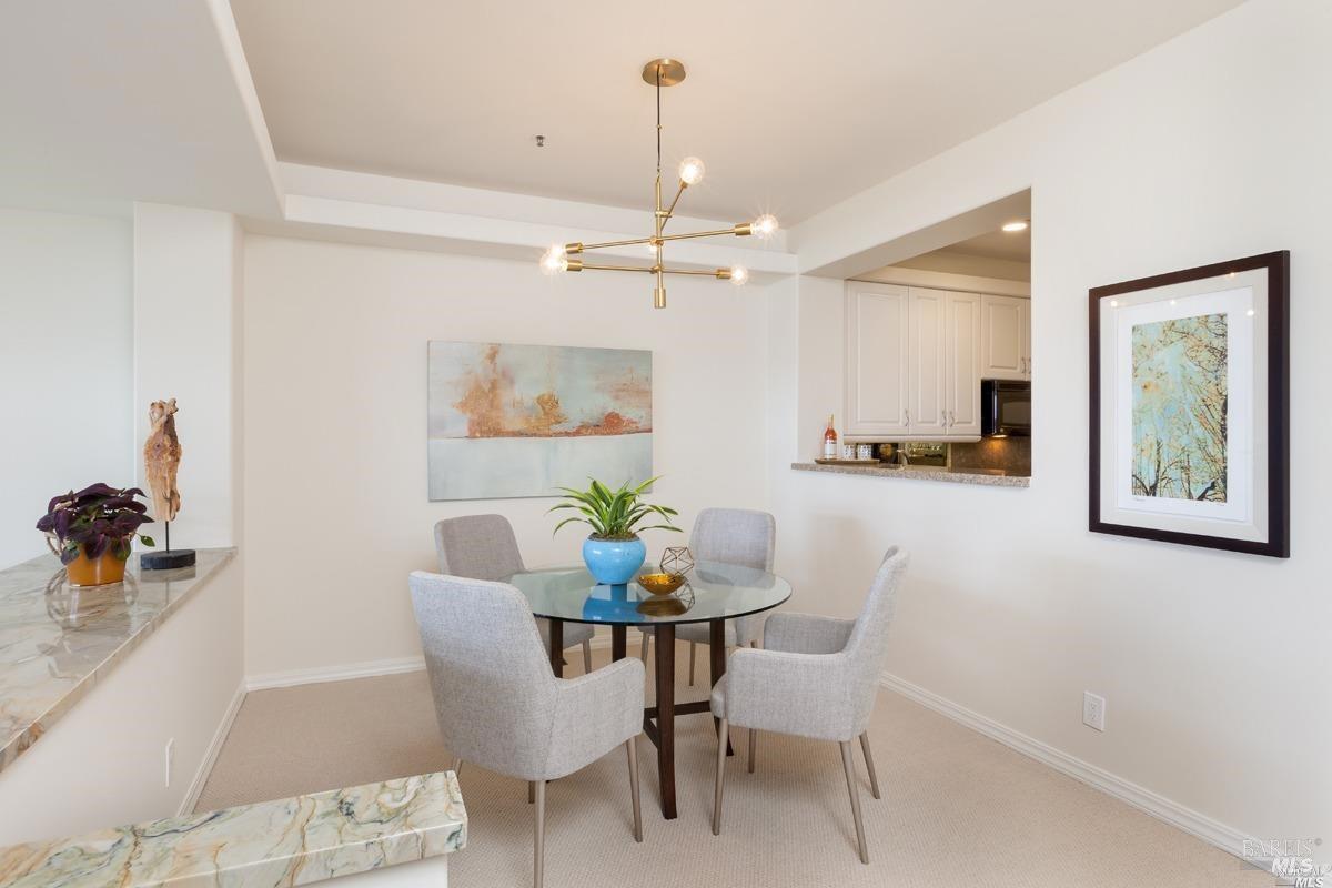 Detail Gallery Image 5 of 13 For 24 Red Hill Cir, Tiburon,  CA 94920 - 2 Beds | 2 Baths