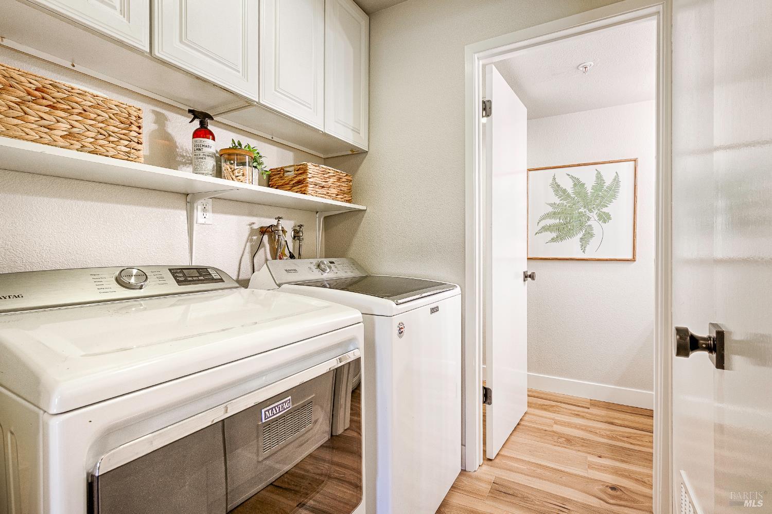 Detail Gallery Image 14 of 48 For 2 Fielding Cir, Mill Valley,  CA 94941 - 3 Beds | 2/1 Baths