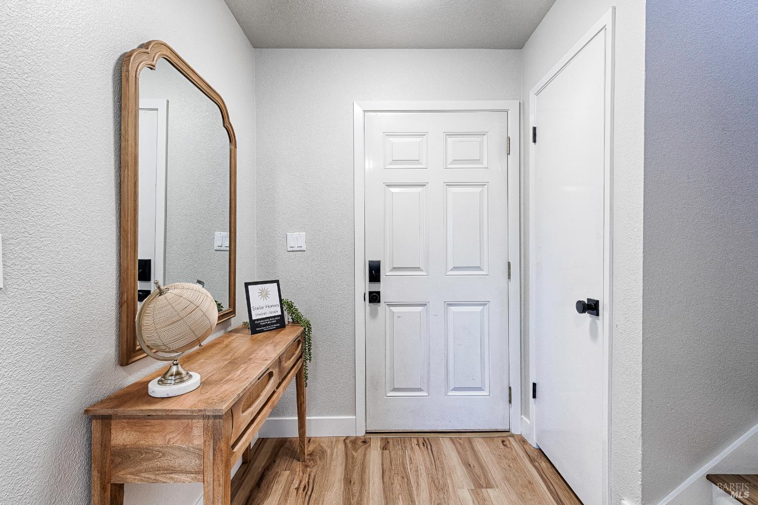 Detail Gallery Image 17 of 48 For 2 Fielding Cir, Mill Valley,  CA 94941 - 3 Beds | 2/1 Baths