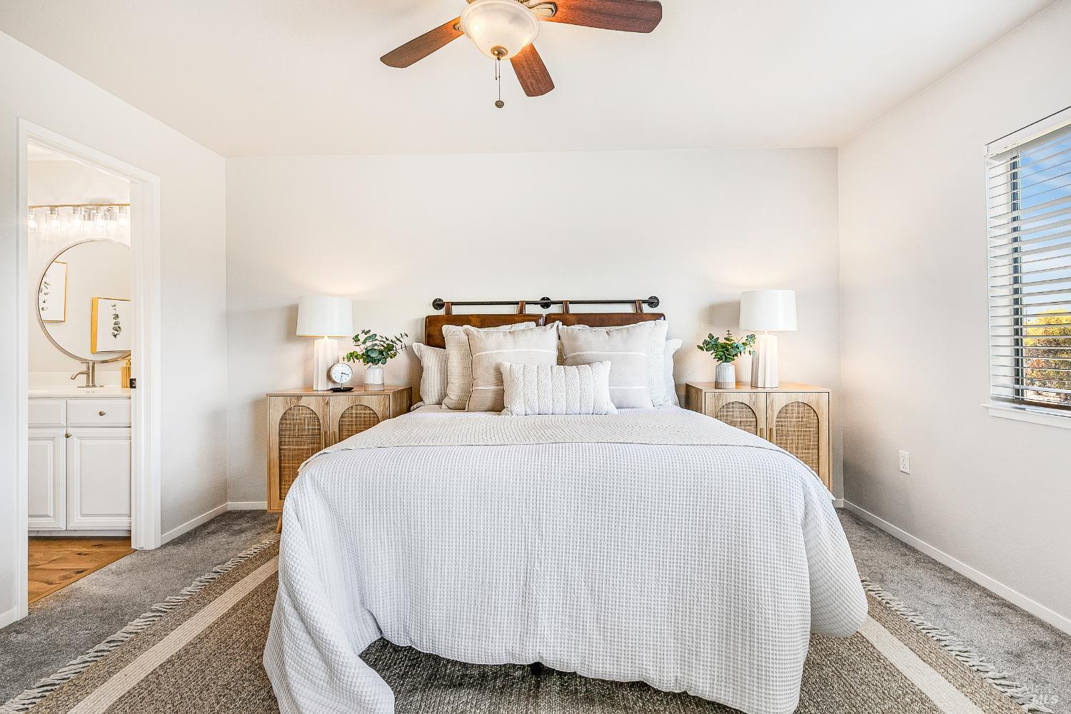 Detail Gallery Image 23 of 48 For 2 Fielding Cir, Mill Valley,  CA 94941 - 3 Beds | 2/1 Baths