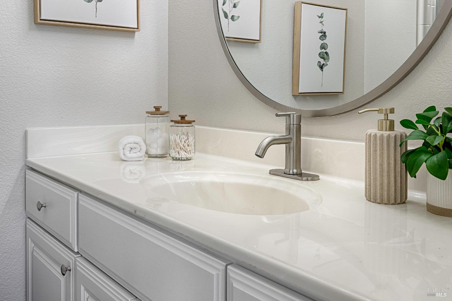 Detail Gallery Image 26 of 48 For 2 Fielding Cir, Mill Valley,  CA 94941 - 3 Beds | 2/1 Baths