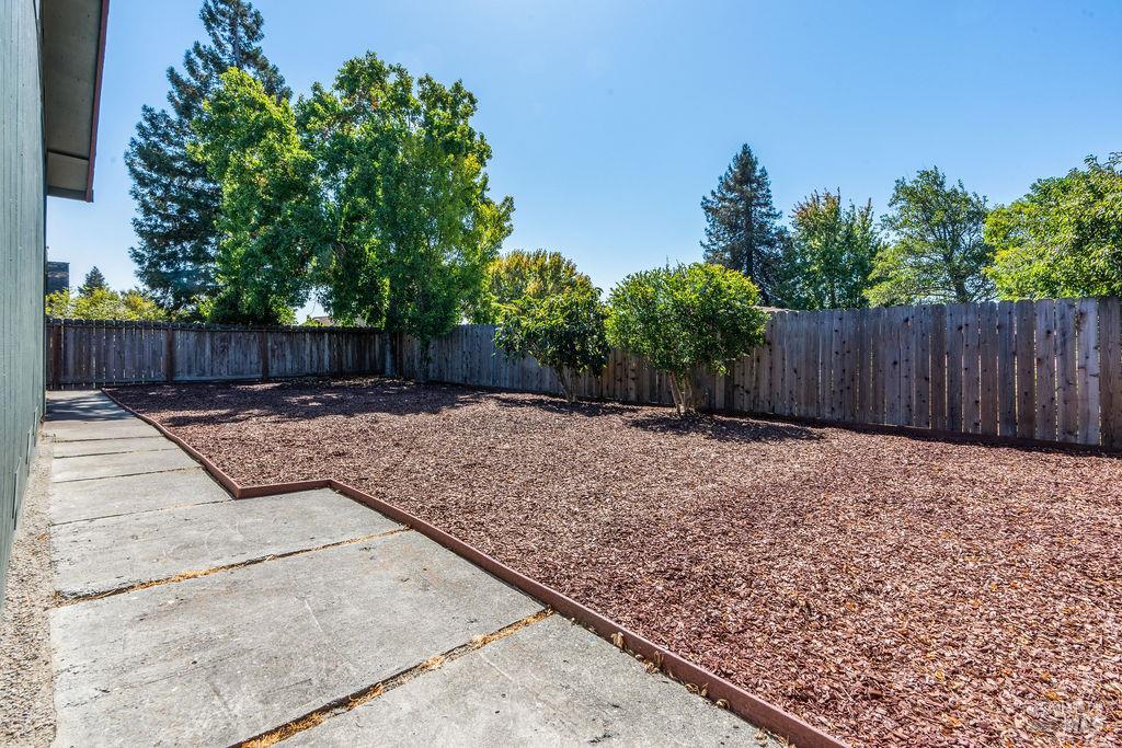 Detail Gallery Image 34 of 35 For 1120 S Mcdowell Blvd, Petaluma,  CA 94954 - 3 Beds | 2 Baths