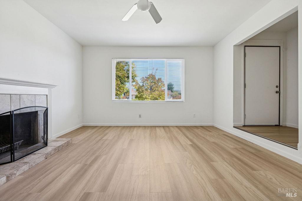 Detail Gallery Image 14 of 35 For 1120 S Mcdowell Blvd, Petaluma,  CA 94954 - 3 Beds | 2 Baths