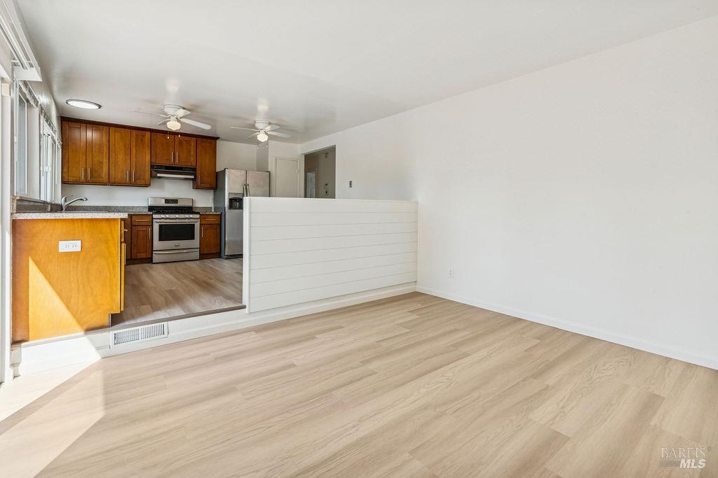 Detail Gallery Image 12 of 35 For 1120 S Mcdowell Blvd, Petaluma,  CA 94954 - 3 Beds | 2 Baths