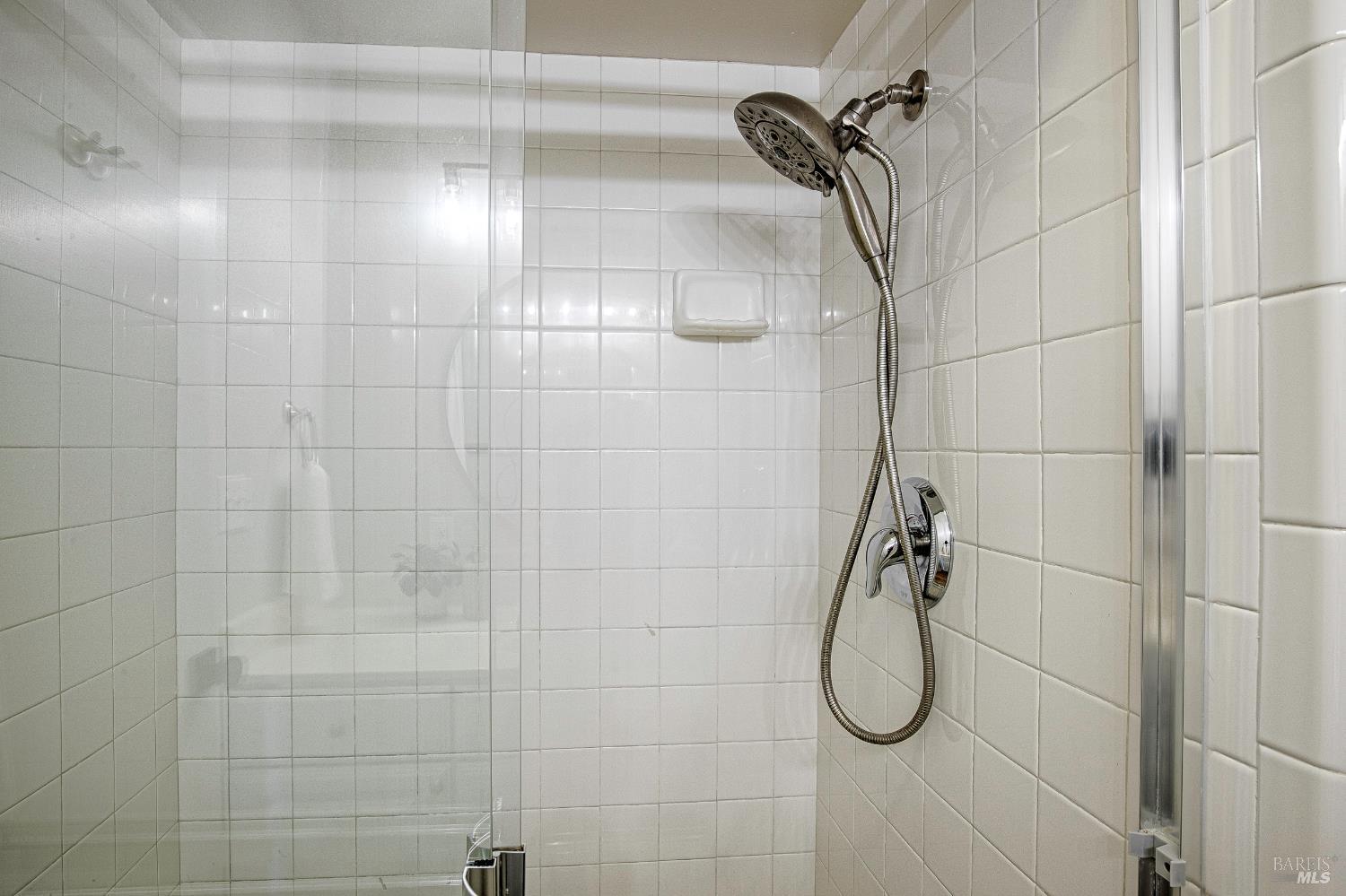 Detail Gallery Image 27 of 48 For 2 Fielding Cir, Mill Valley,  CA 94941 - 3 Beds | 2/1 Baths