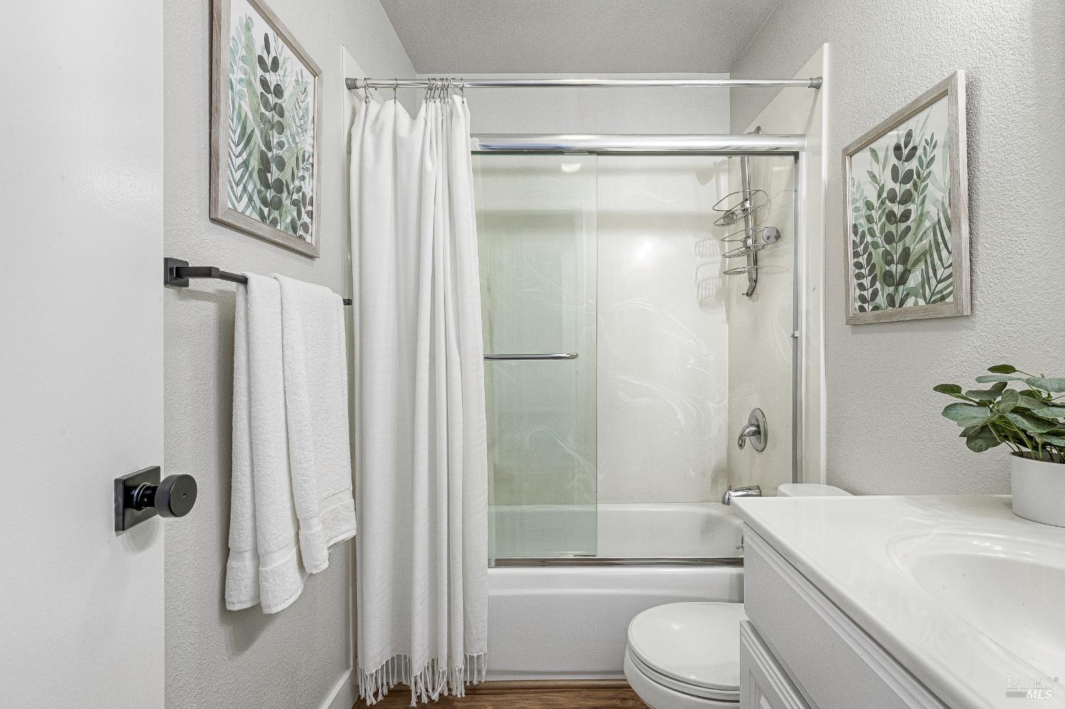 Detail Gallery Image 30 of 48 For 2 Fielding Cir, Mill Valley,  CA 94941 - 3 Beds | 2/1 Baths