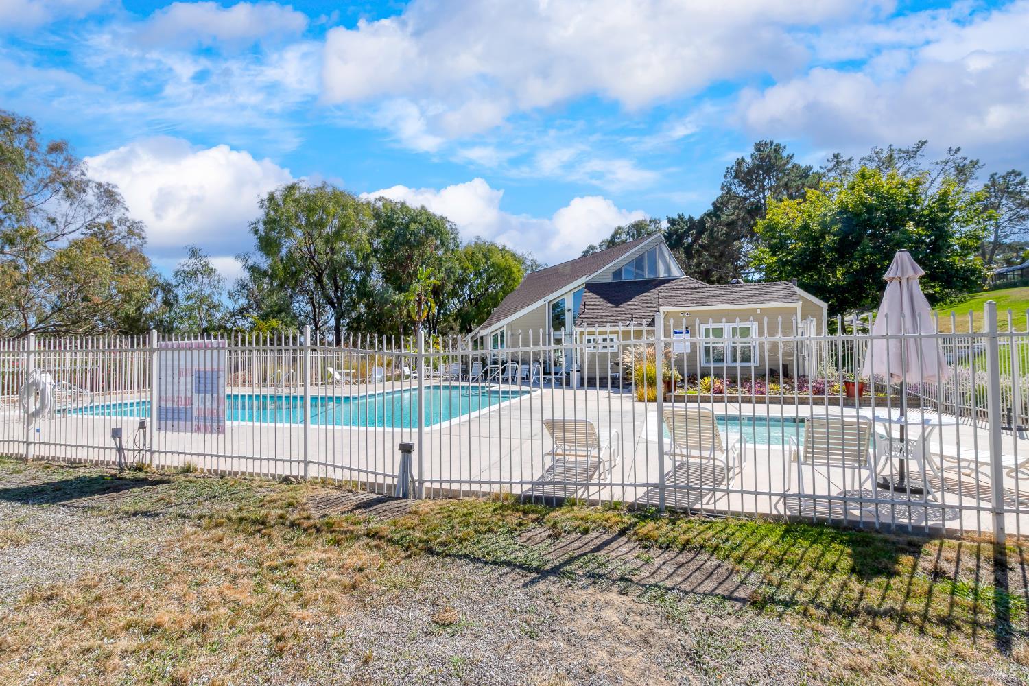 Detail Gallery Image 42 of 48 For 2 Fielding Cir, Mill Valley,  CA 94941 - 3 Beds | 2/1 Baths