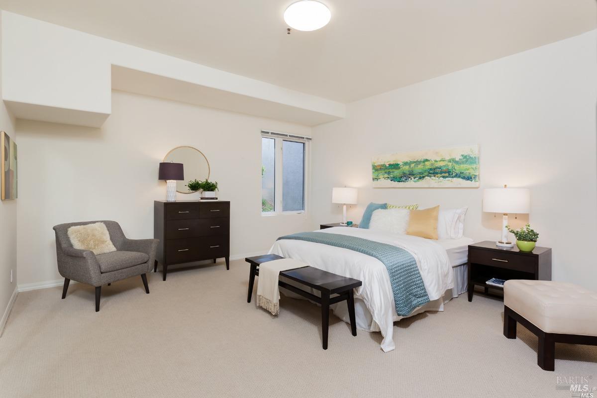 Detail Gallery Image 11 of 13 For 24 Red Hill Cir, Tiburon,  CA 94920 - 2 Beds | 2 Baths