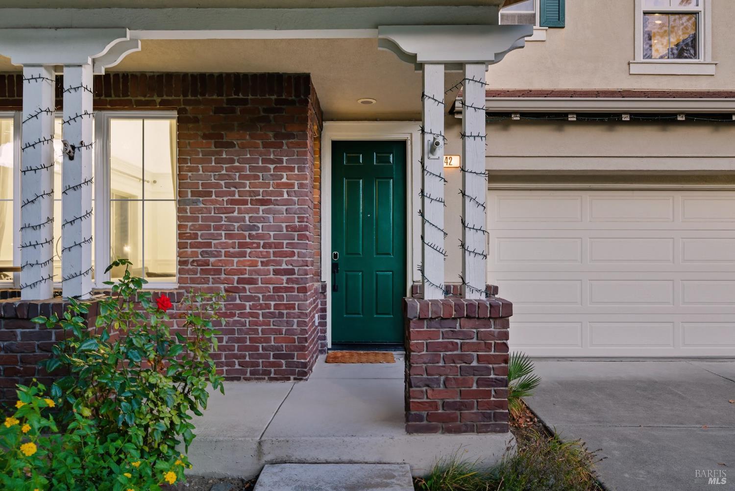 Detail Gallery Image 3 of 73 For 42 Waterbury Ln, Novato,  CA 94949 - 3 Beds | 2/1 Baths