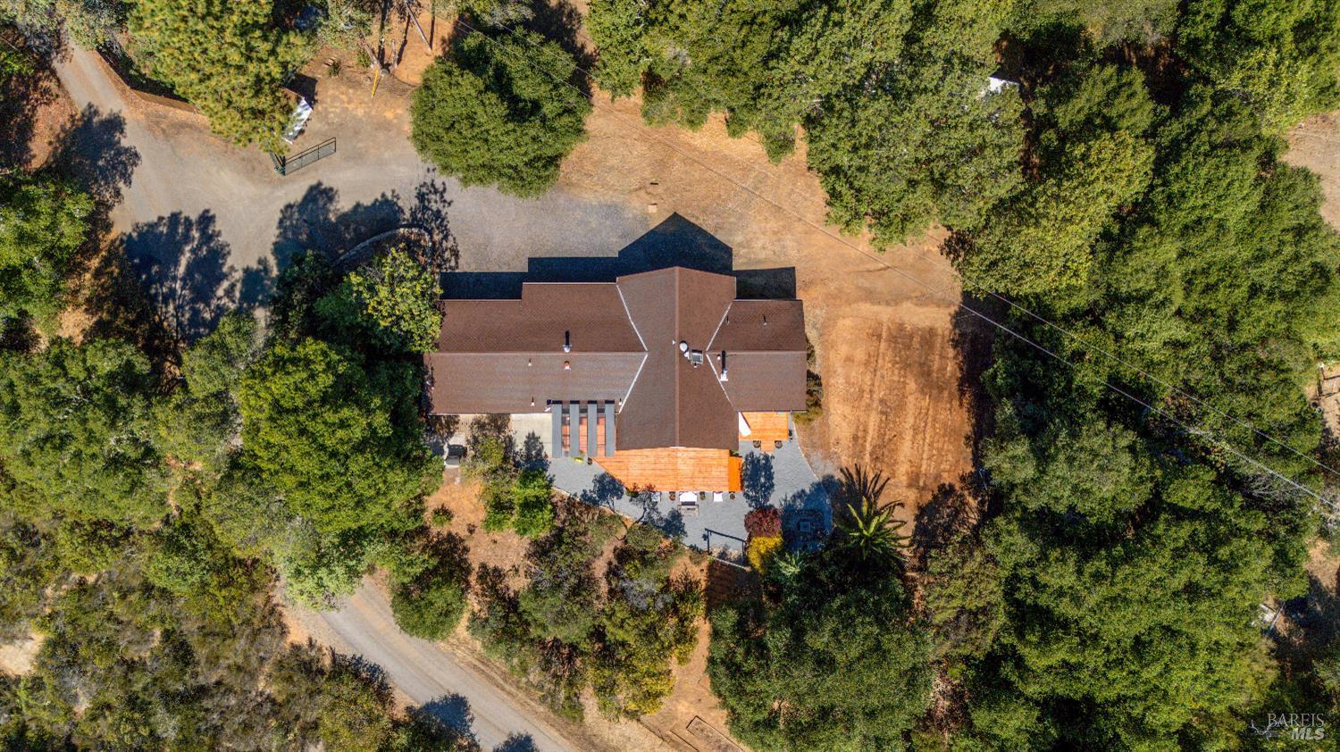 Detail Gallery Image 2 of 30 For 1500 Woodway Ln, Redwood Valley,  CA 95470 - 3 Beds | 2 Baths