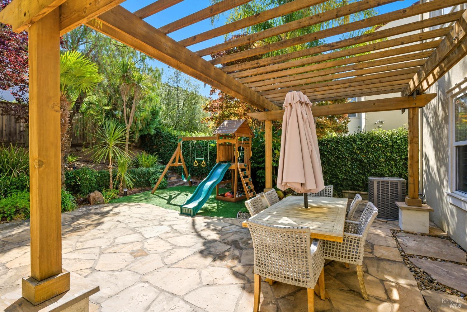 Detail Gallery Image 44 of 73 For 42 Waterbury Ln, Novato,  CA 94949 - 3 Beds | 2/1 Baths