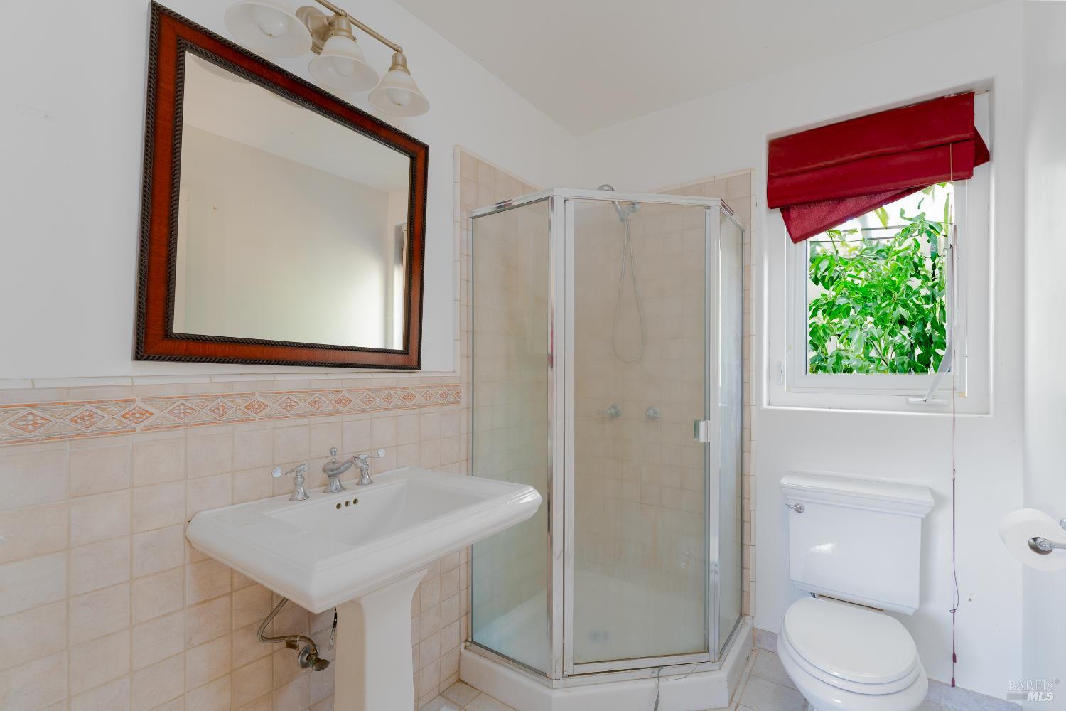 Detail Gallery Image 11 of 53 For 4070 Williams Ranch Rd, Willits,  CA 95490 - 2 Beds | 2 Baths