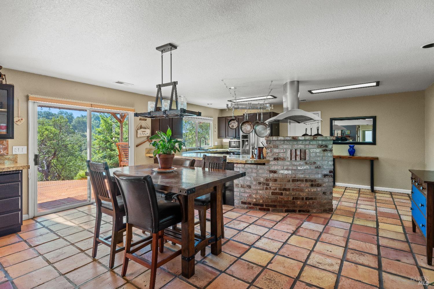 Detail Gallery Image 7 of 30 For 1500 Woodway Ln, Redwood Valley,  CA 95470 - 3 Beds | 2 Baths