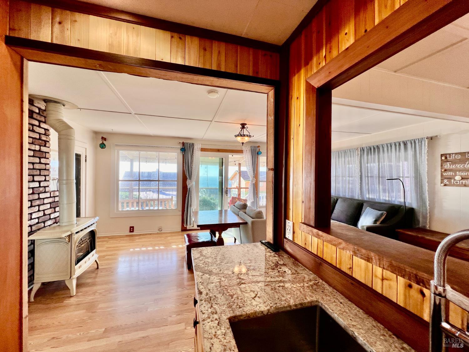 Detail Gallery Image 6 of 30 For 75 Ocean View Ave, Dillon Beach,  CA 94929 - 3 Beds | 2 Baths