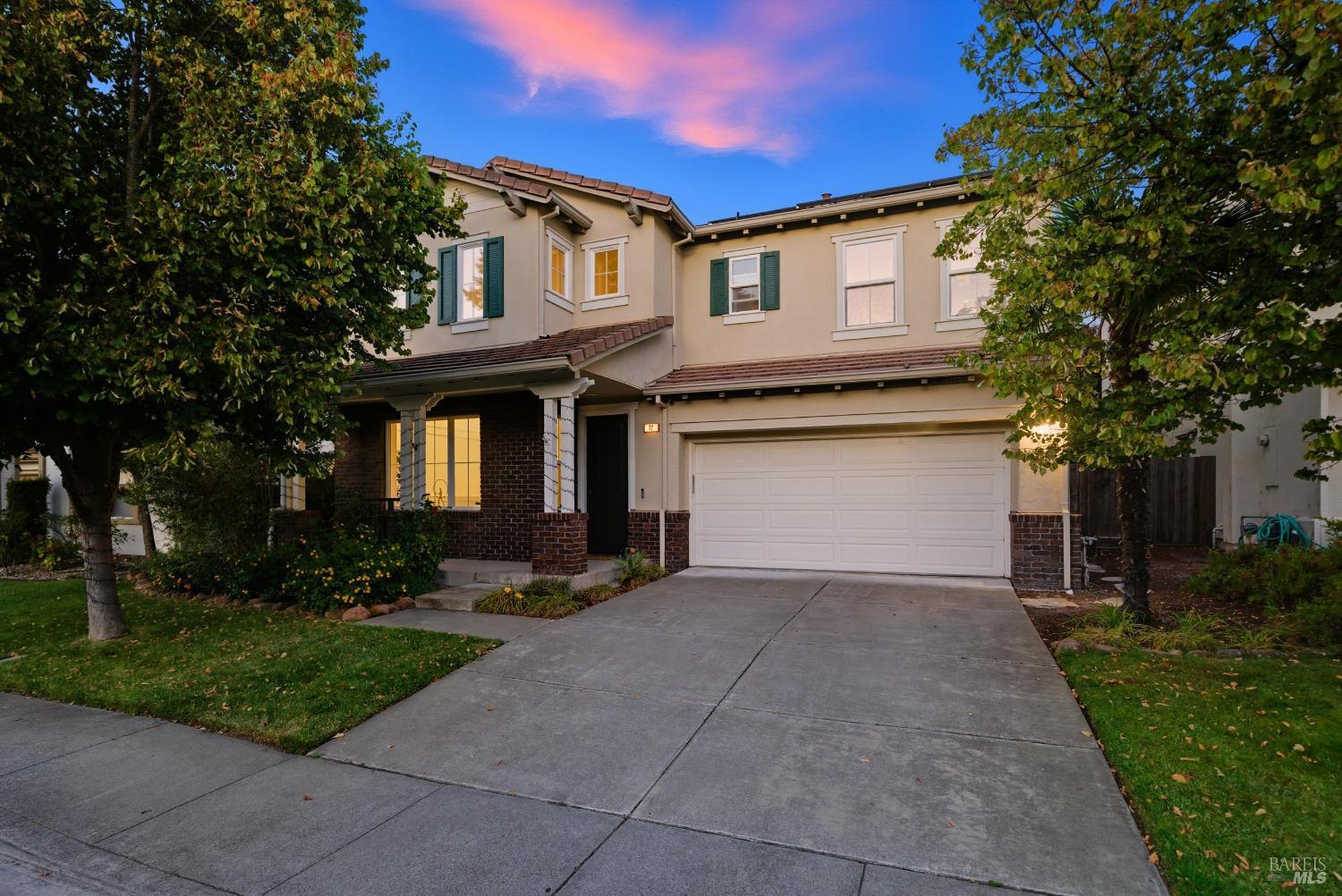 Detail Gallery Image 2 of 73 For 42 Waterbury Ln, Novato,  CA 94949 - 3 Beds | 2/1 Baths