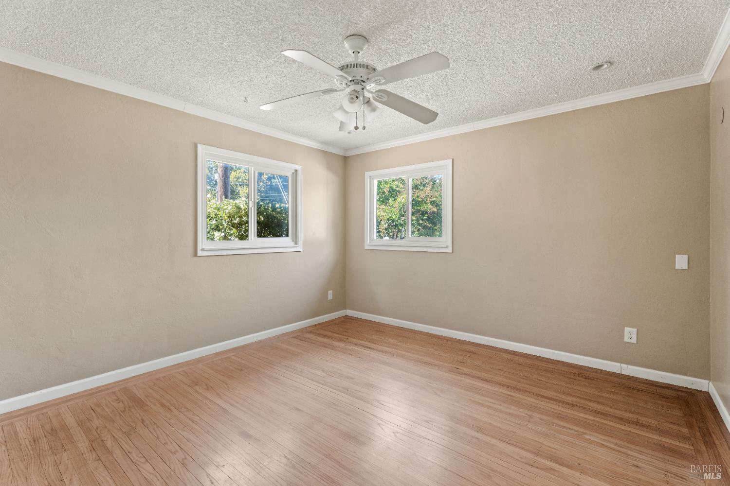 Detail Gallery Image 13 of 16 For 566 Stella Dr, Ukiah,  CA 95482 - 4 Beds | 1/1 Baths