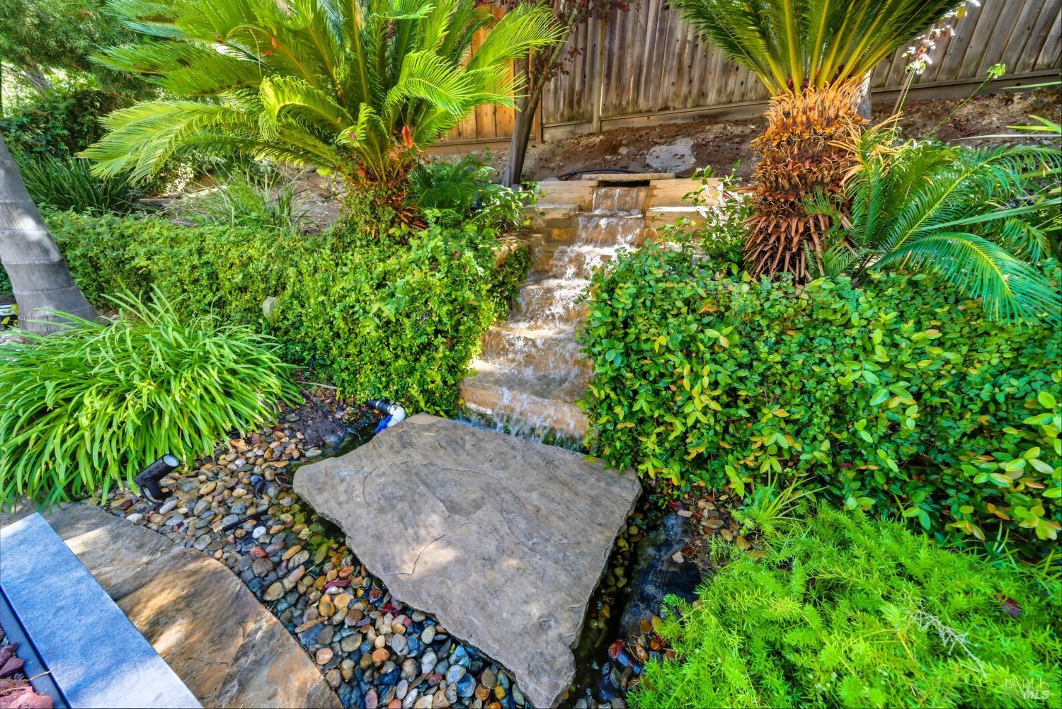 Detail Gallery Image 33 of 73 For 42 Waterbury Ln, Novato,  CA 94949 - 3 Beds | 2/1 Baths